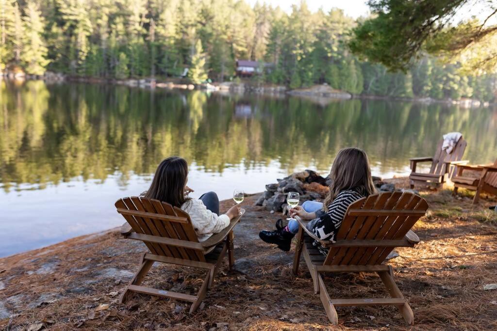 Waterfront private cottage on Koshlong Lake