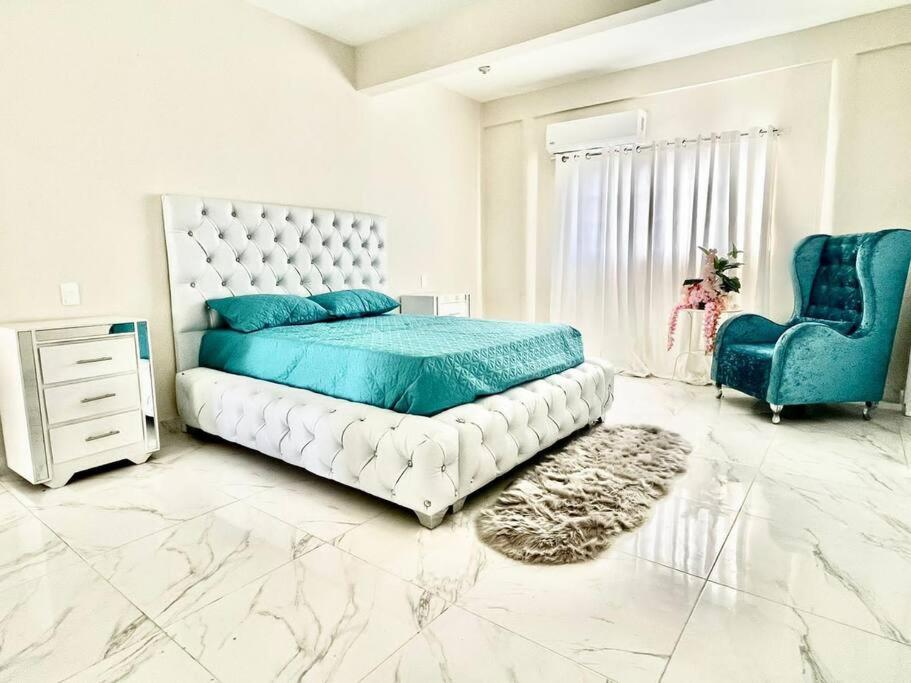 Villa Familiar con Piscina cerca Av Ecológica