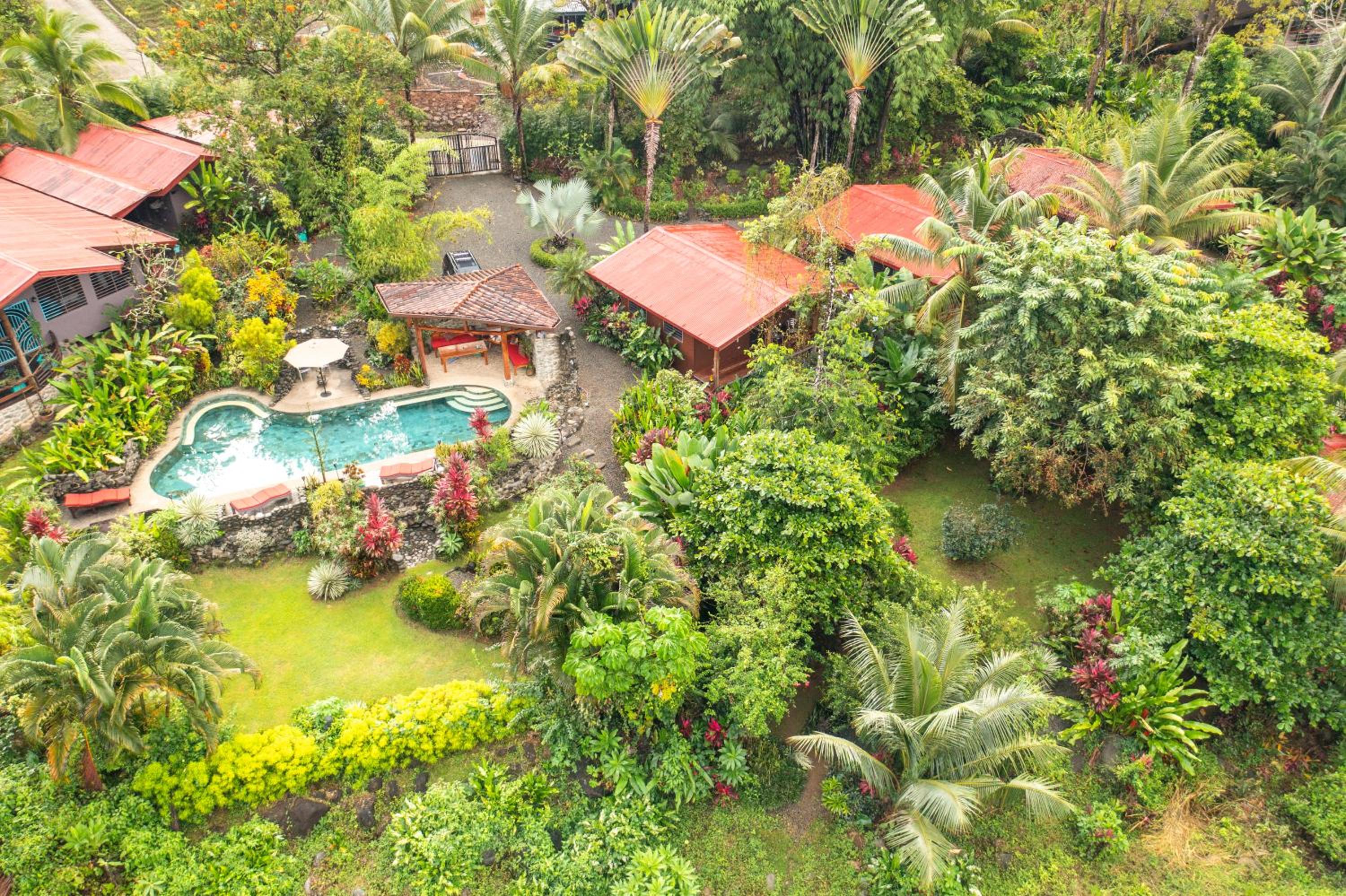 Toucan Villa -riverfront With Pool & Near A Beach