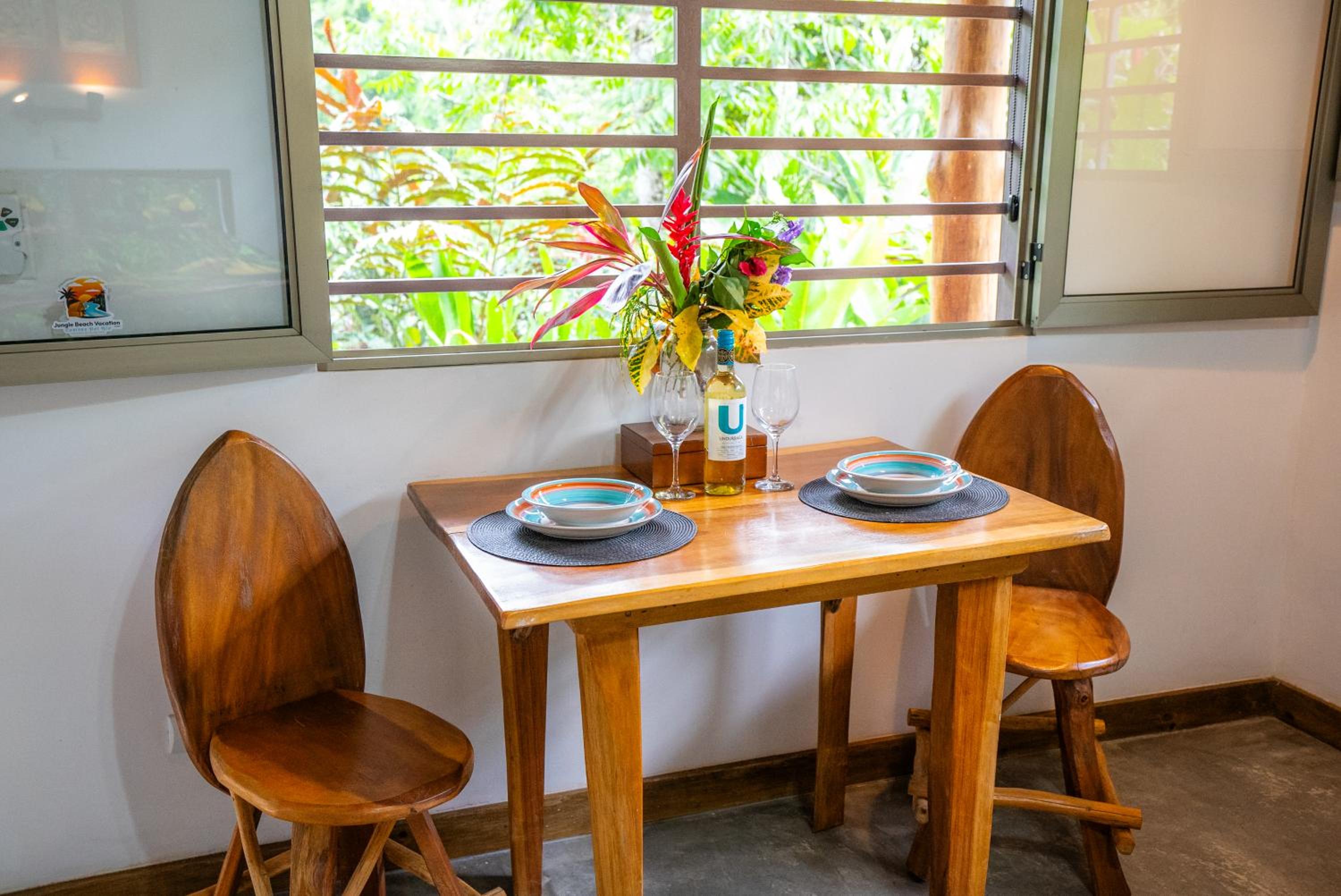 Toucan Villa -riverfront With Pool & Near A Beach