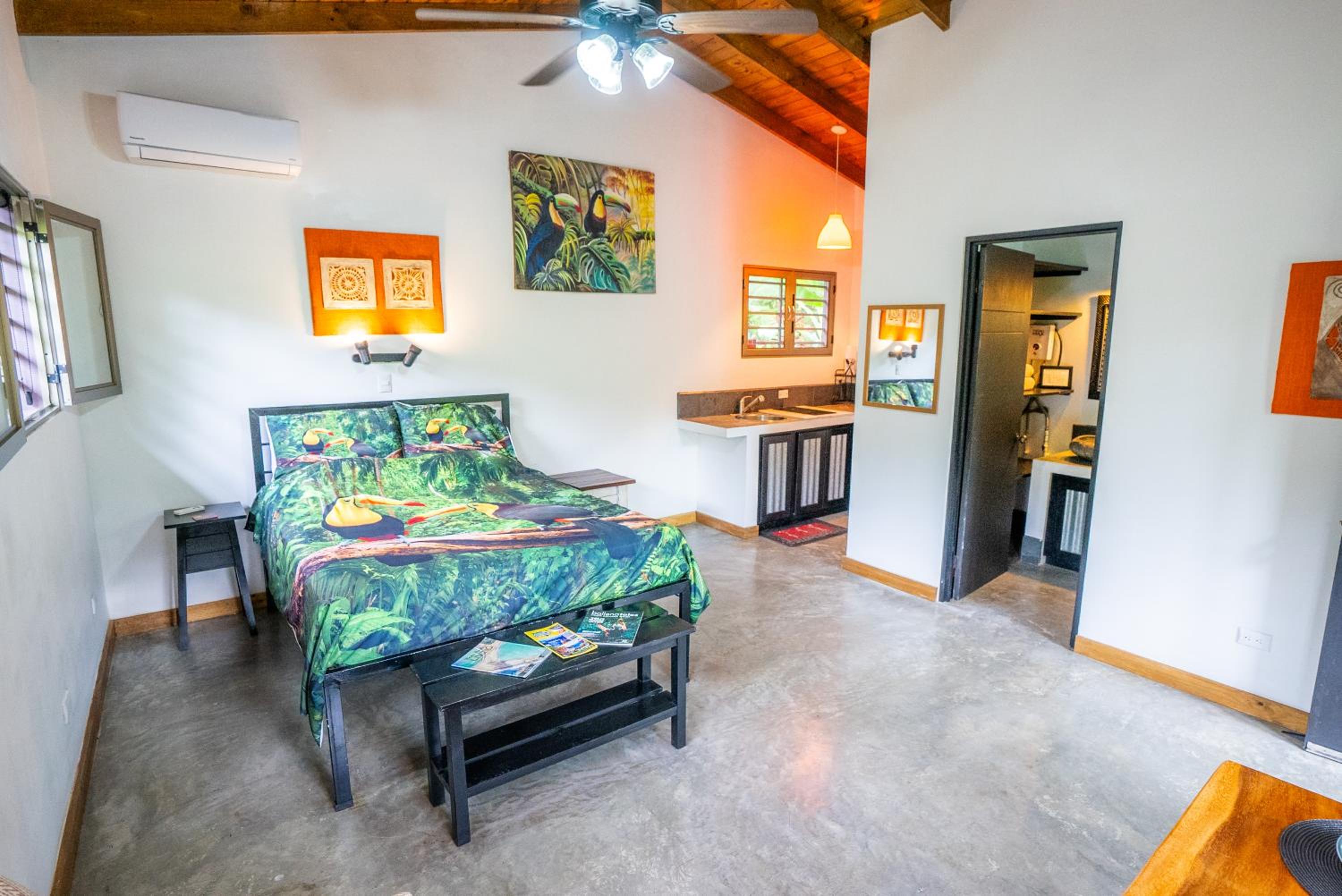 Toucan Villa -riverfront With Pool & Near A Beach