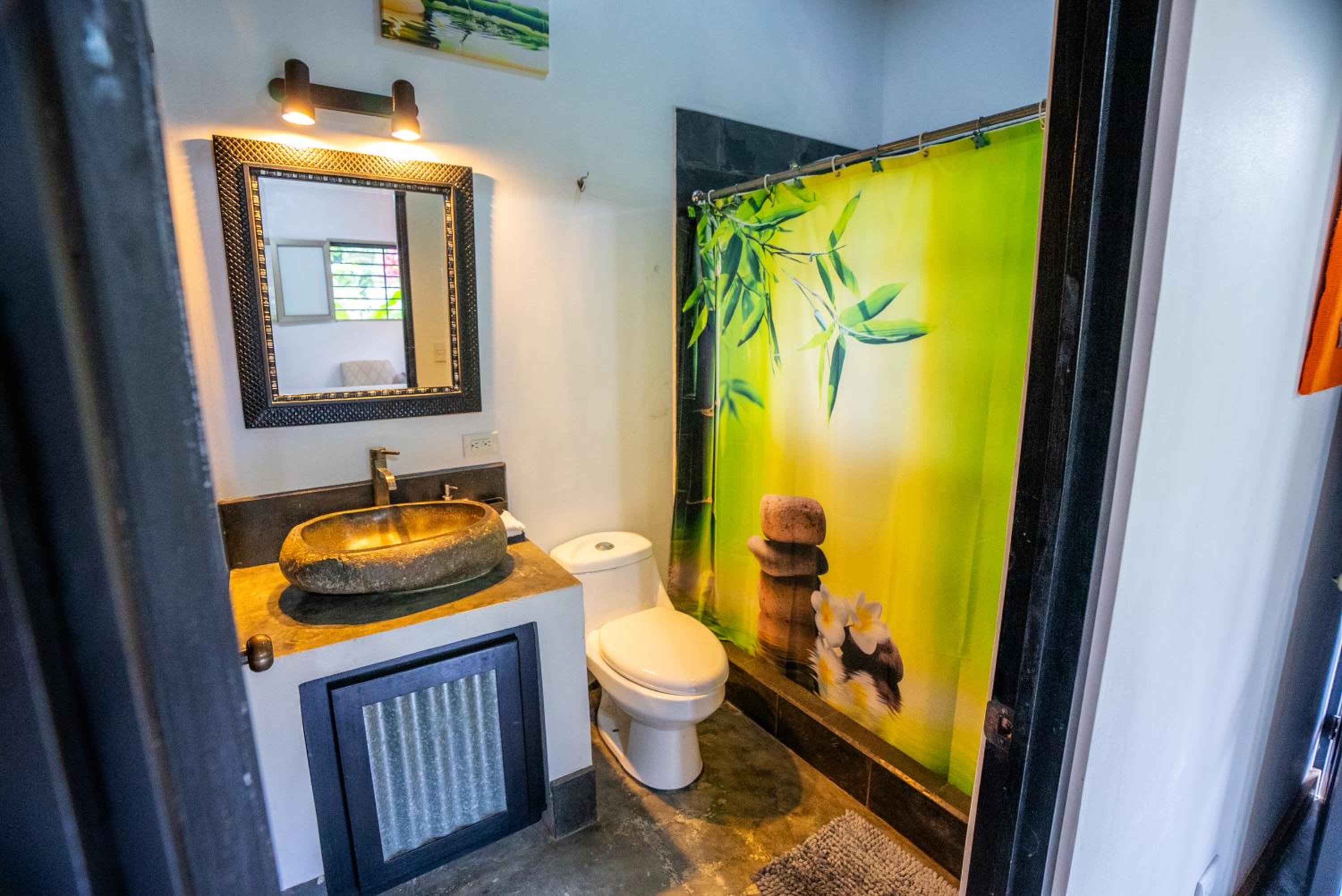 Toucan Villa -riverfront With Pool & Near A Beach