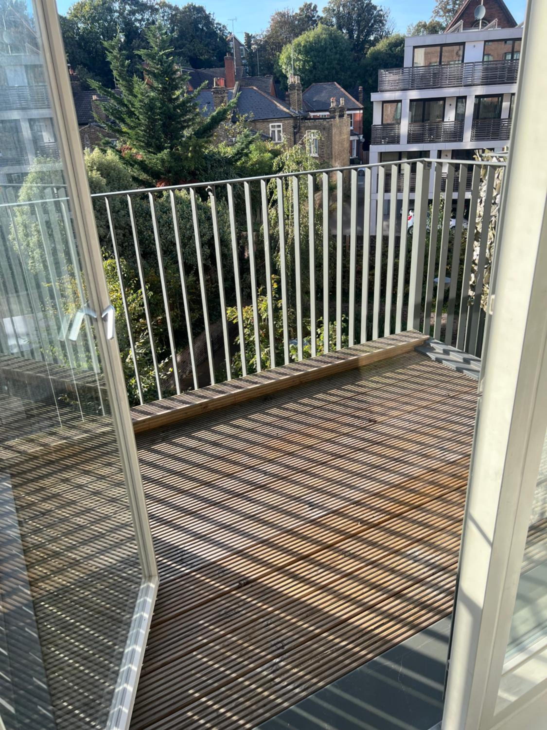 Remarkable 1-Bed Apartment in London with balcony