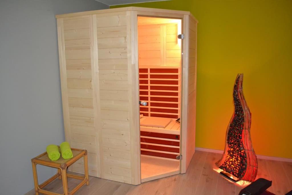 Gîte Blanc Bleu Sauna et jacuzzi privatif borne de recharge