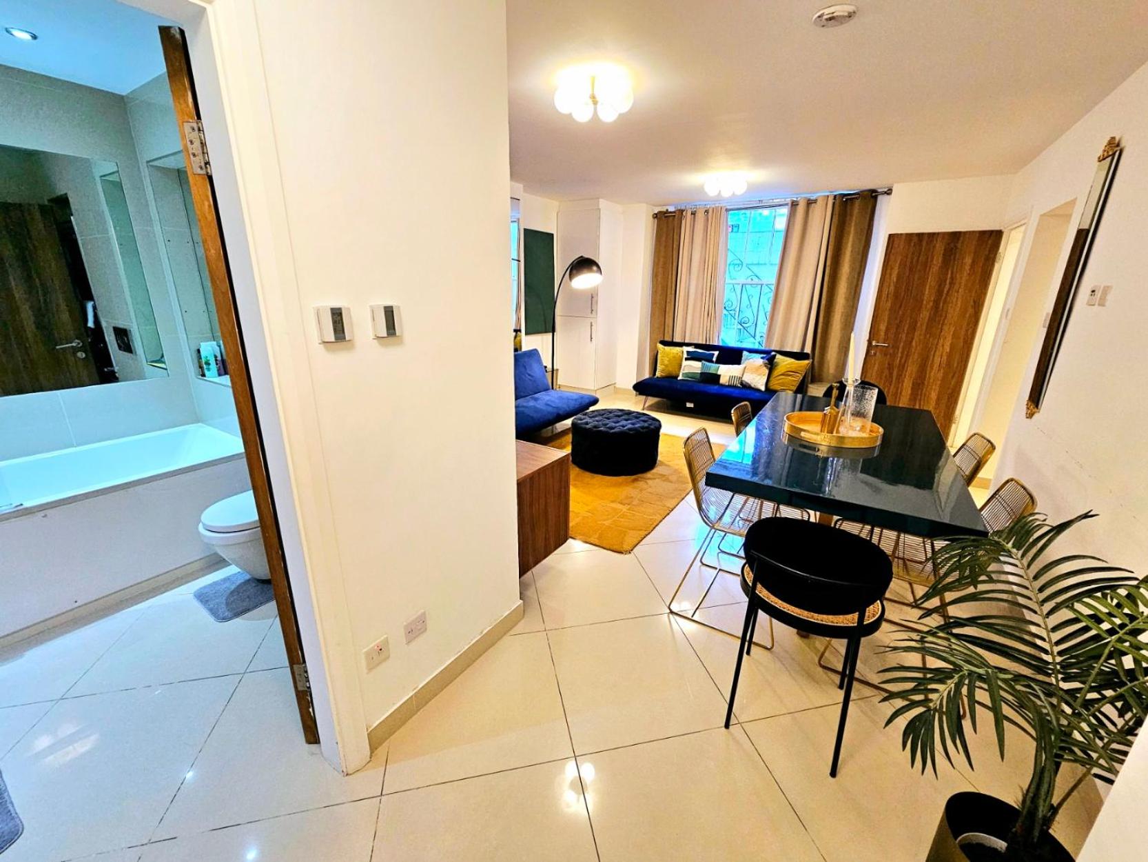 Modern Hyde Park Home with Private Entrance & Private Back Patio near Bayswater & Paddington Stations