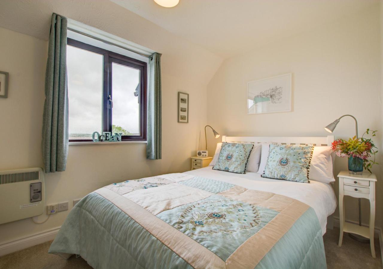 2 Bed in Padstow oc-p00390