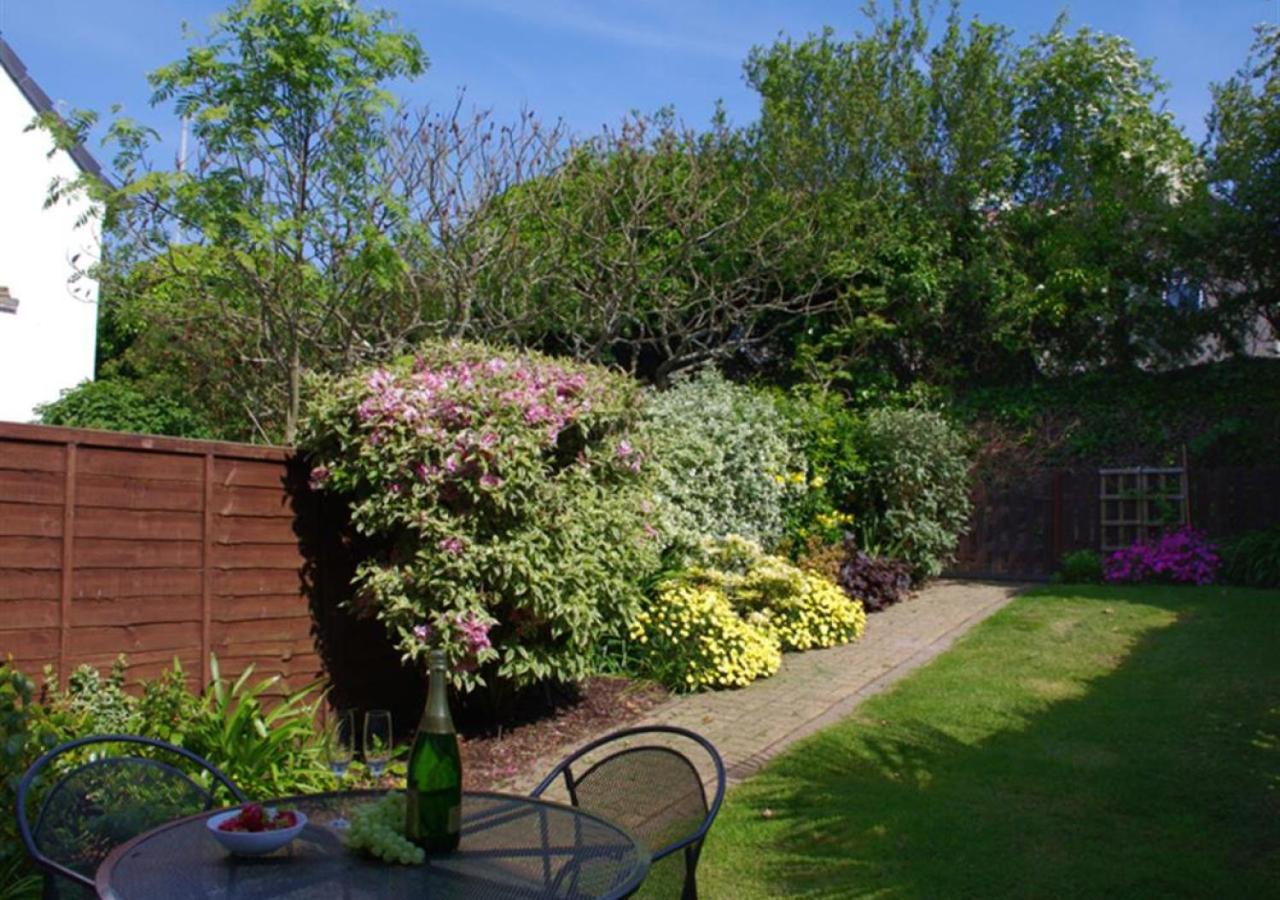 2 Bed in Padstow oc-p00390
