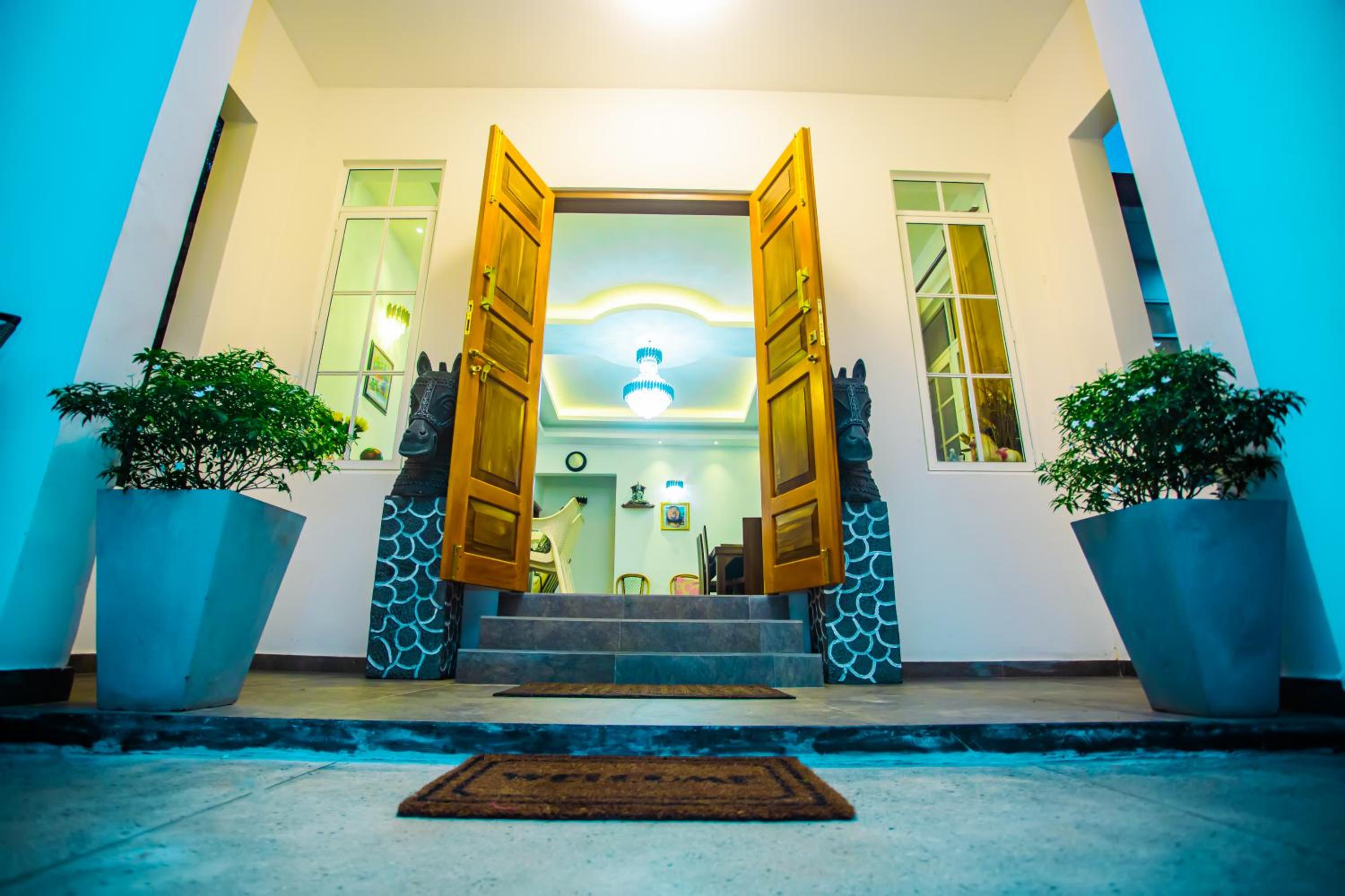 Queen's Villa