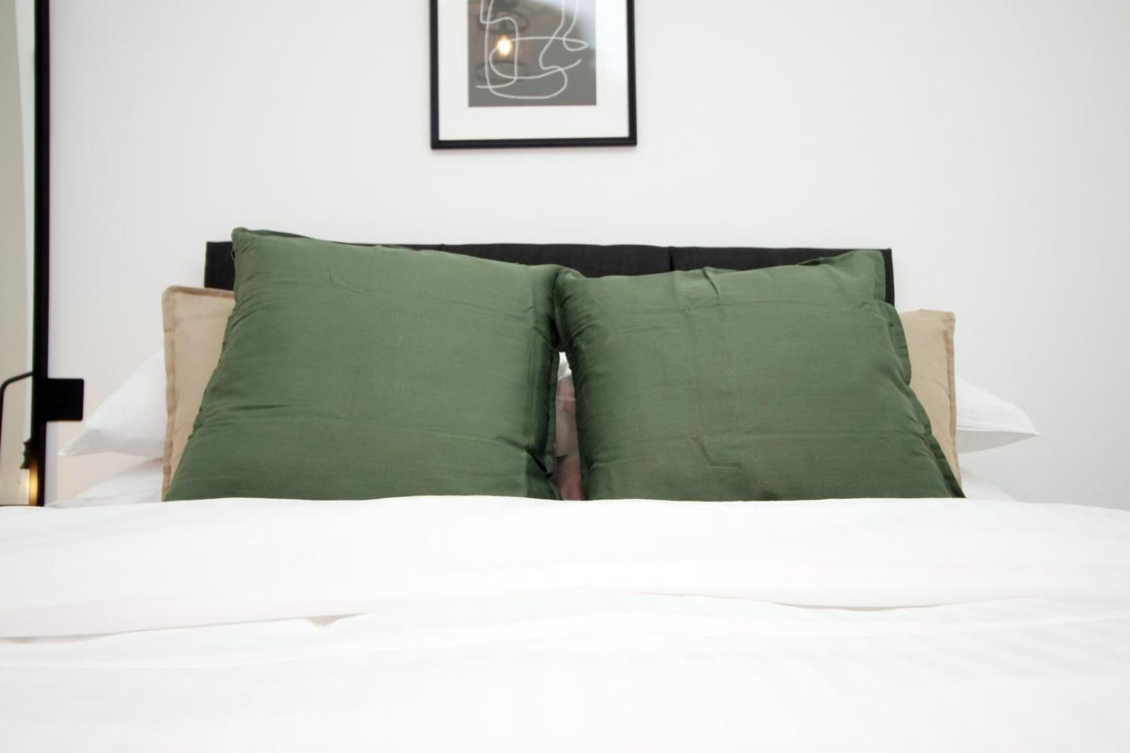 2 BR with Free Parking view 4