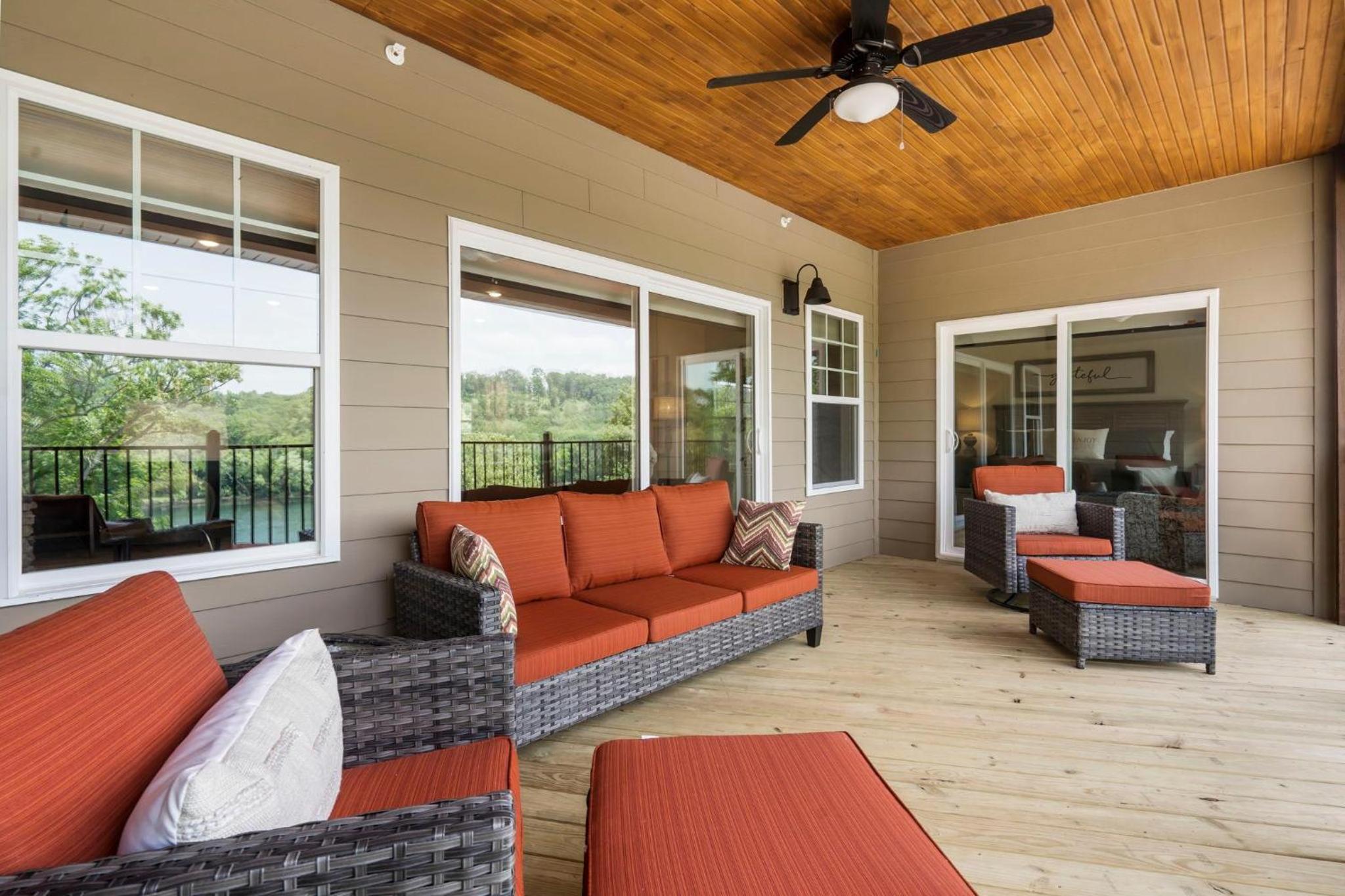 Lakeshore Getaway