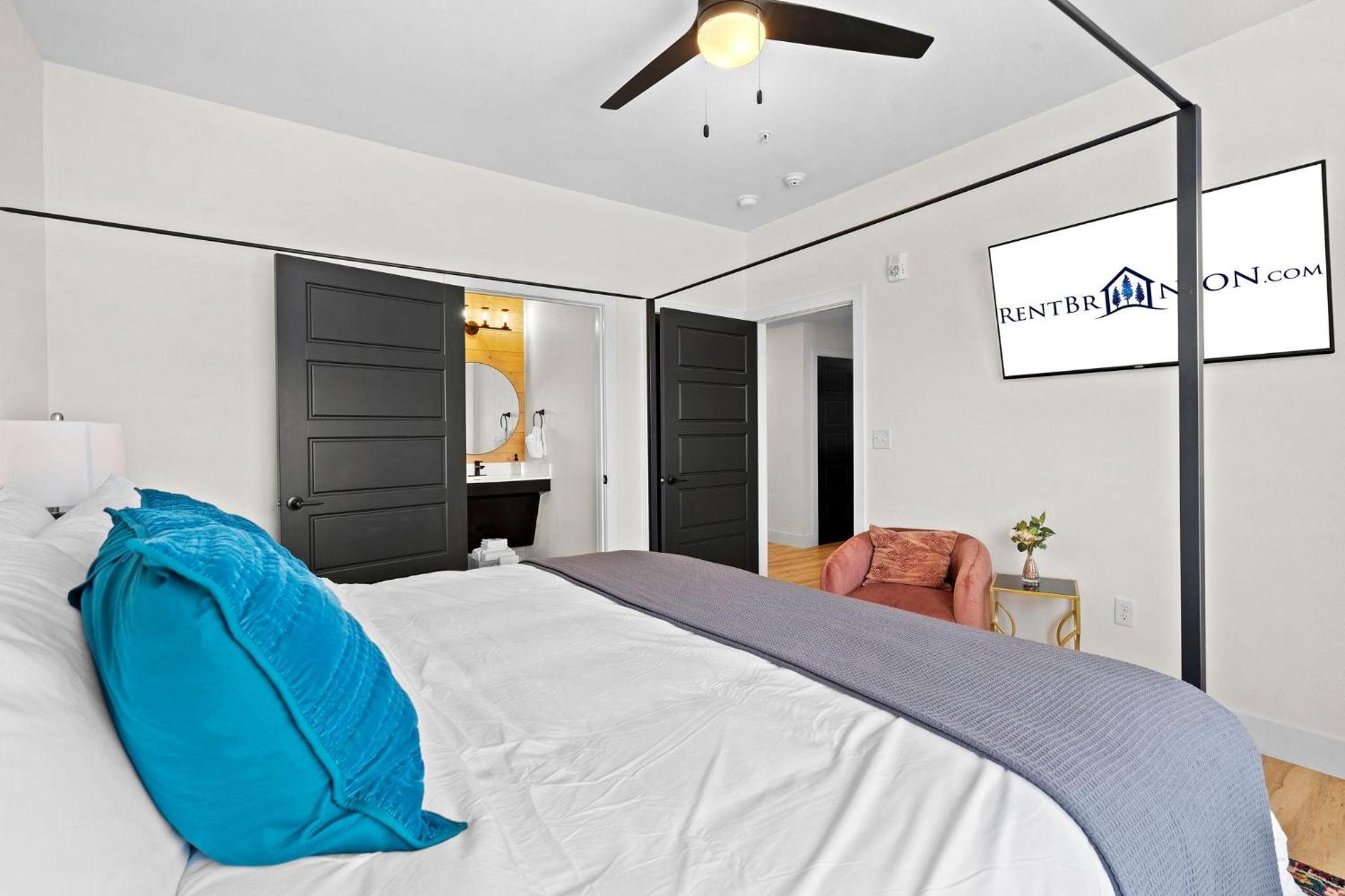 Rocky Shores Retreat