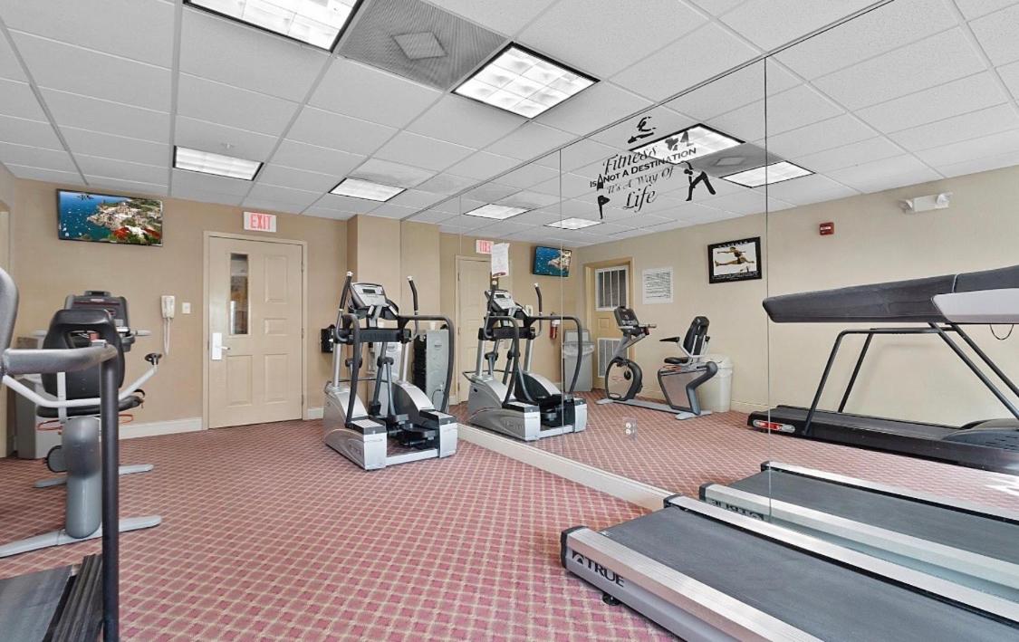 Resort Family Suite near Disney Pool view Free parks shuttle