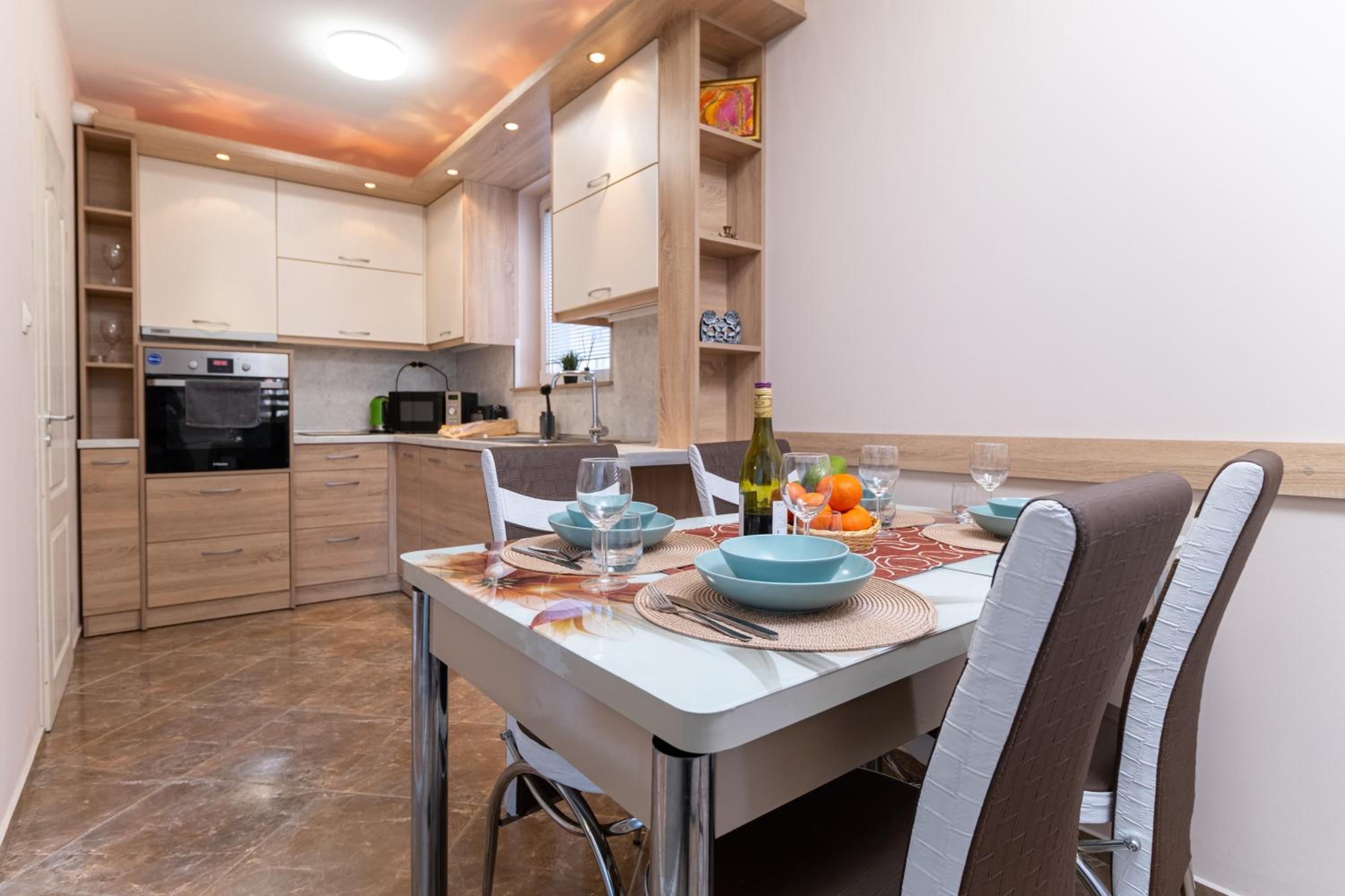 Comfortable 2BR Urban Getaway in City Center by Flat Mаnager
