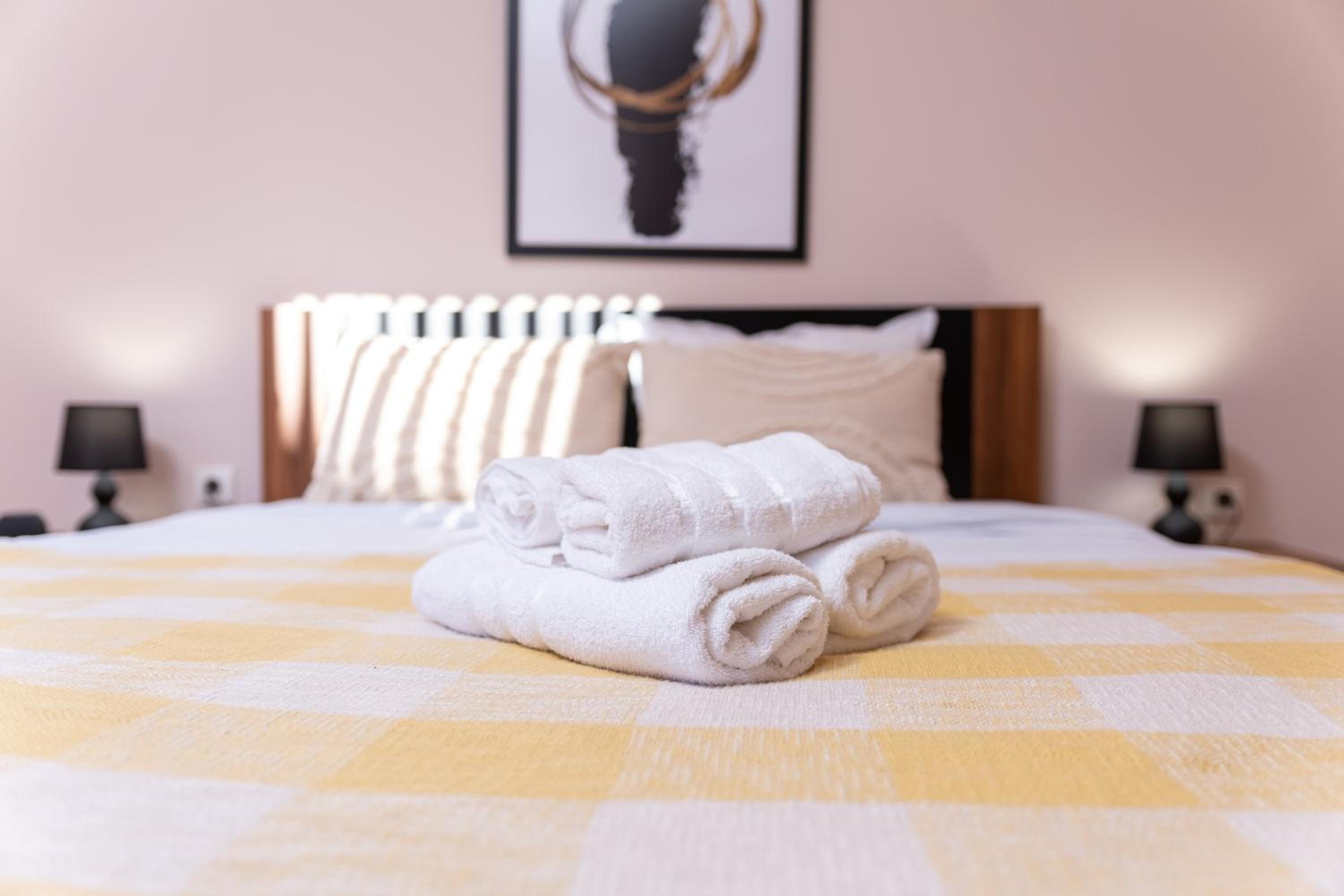 Comfortable 2BR Urban Getaway in City Center by Flat Mаnager