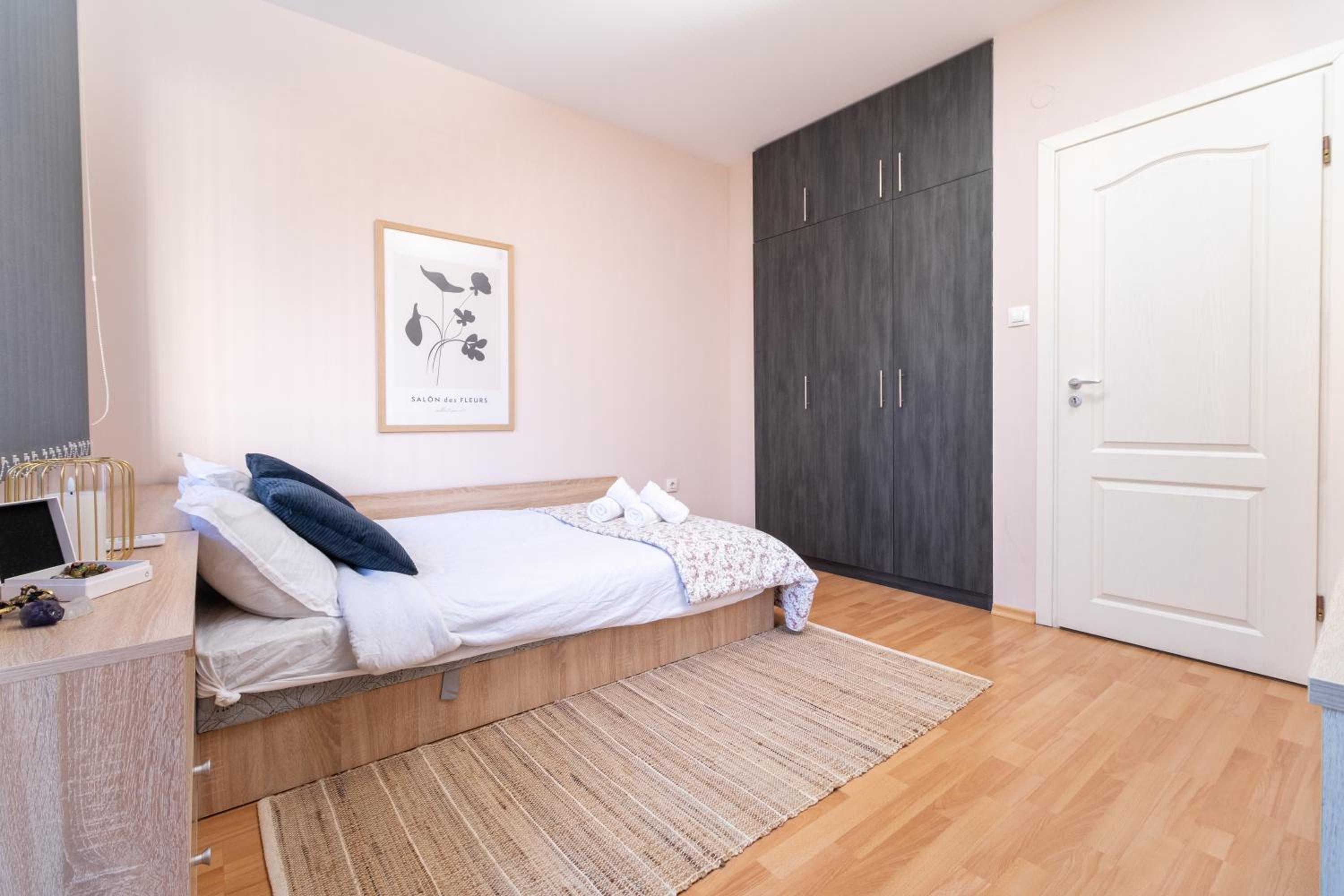 Comfortable 2BR Urban Getaway in City Center by Flat Mаnager