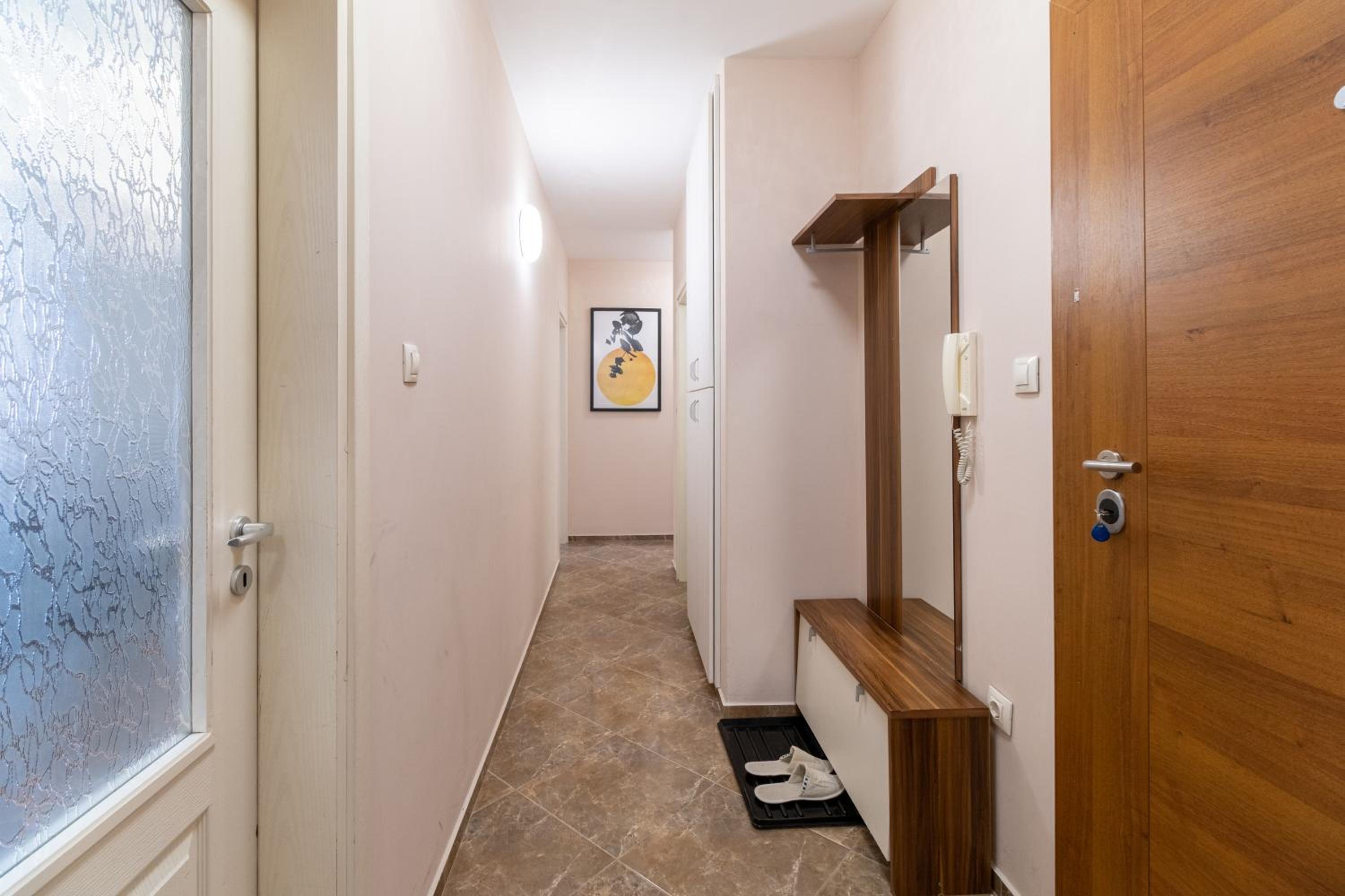 Comfortable 2BR Urban Getaway in City Center by Flat Mаnager