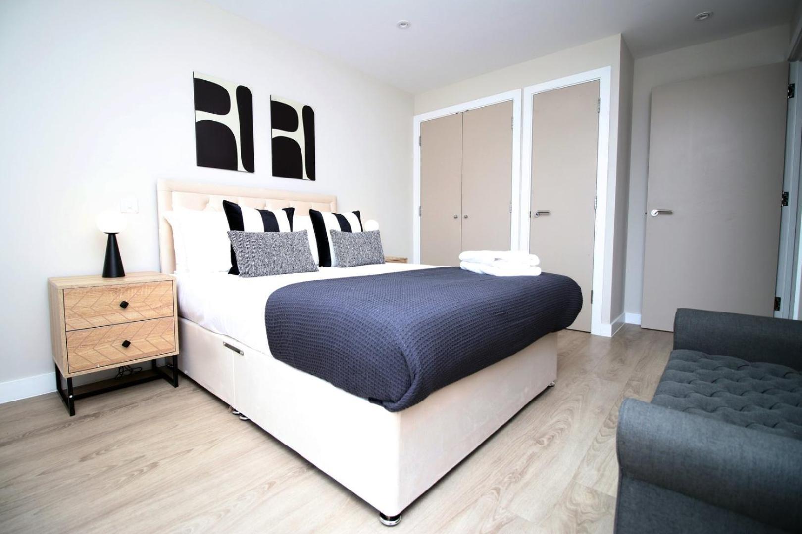 2 BR and Free parking