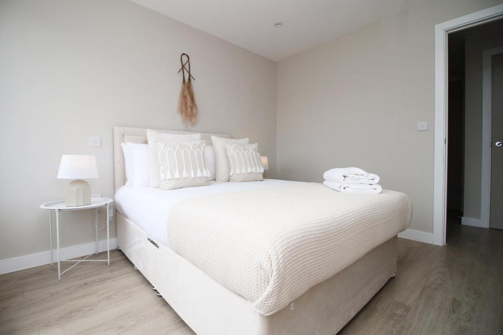 2 BR and Free parking