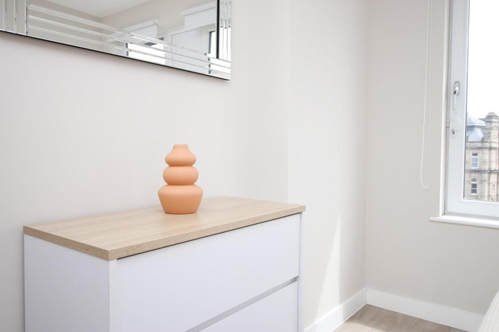 2 BR and Free parking