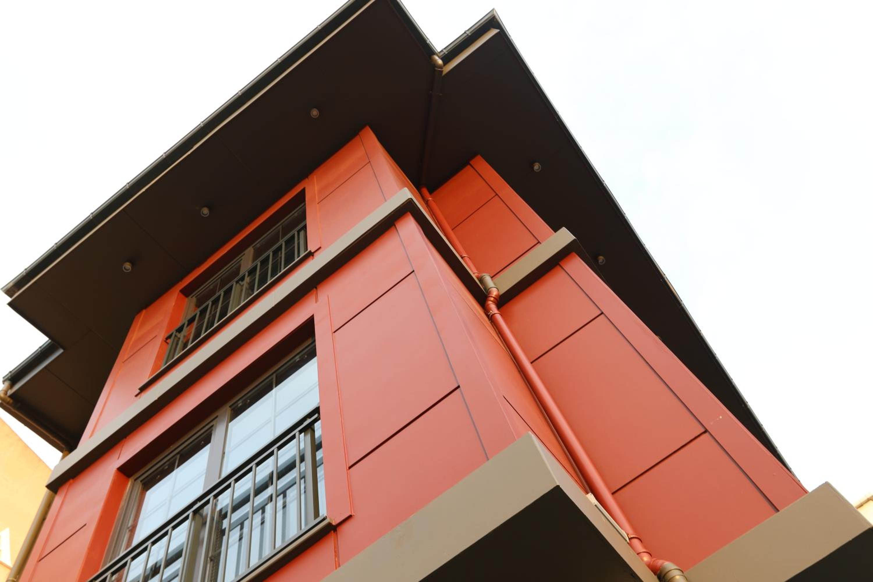 ARC HOUSE