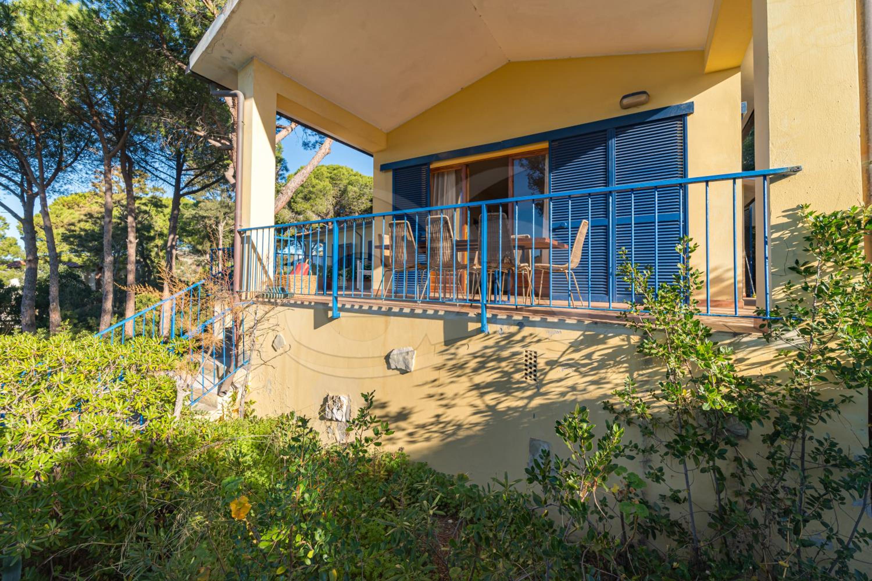 Villa Madonna delle Grazie con accesso privato al mare - Goelba view 4
