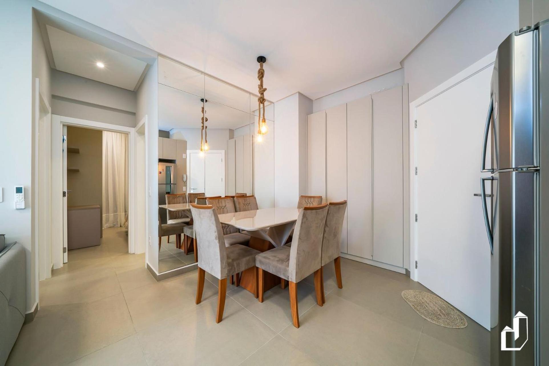 Lindo apartamento com 02 dormitórios