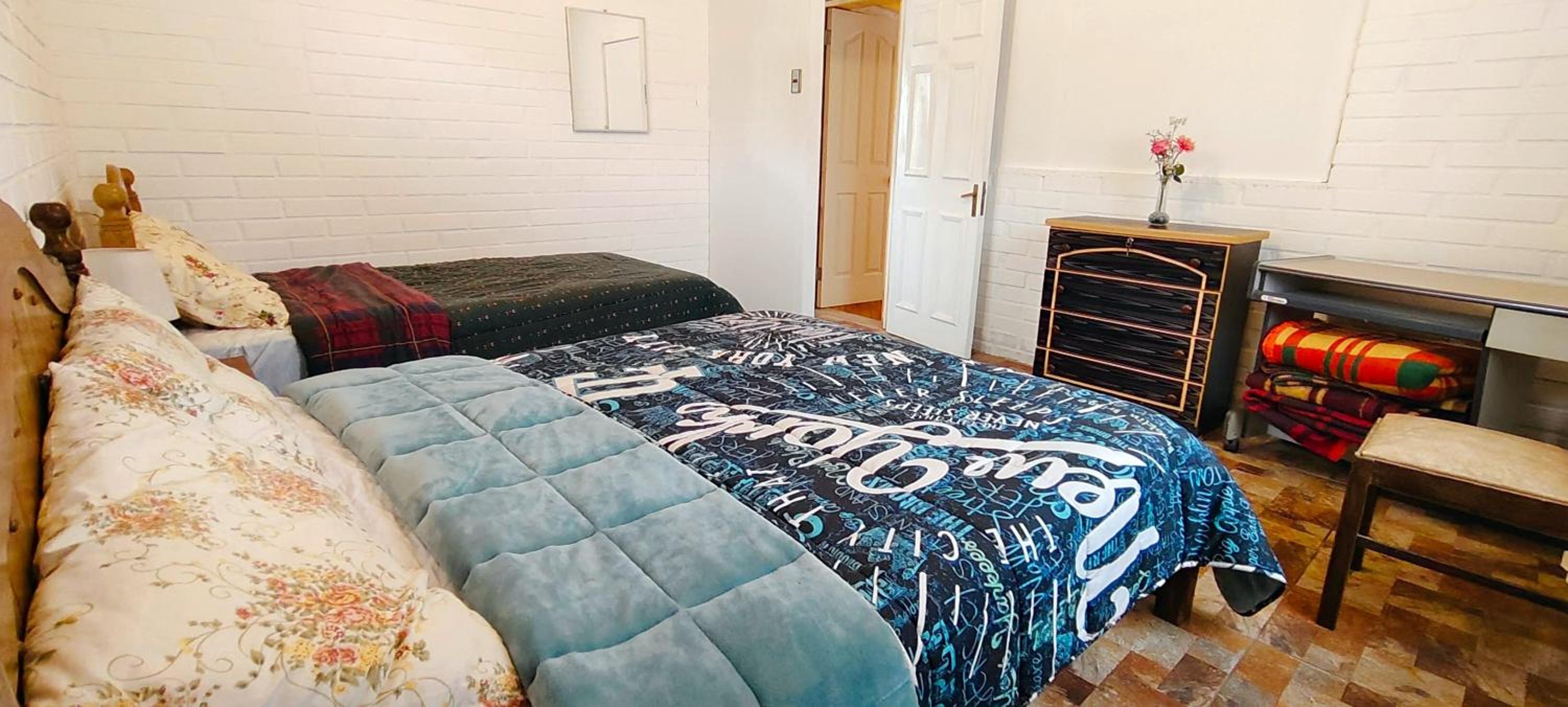 Encantadora Casa con Balcón a Pasos del Mar