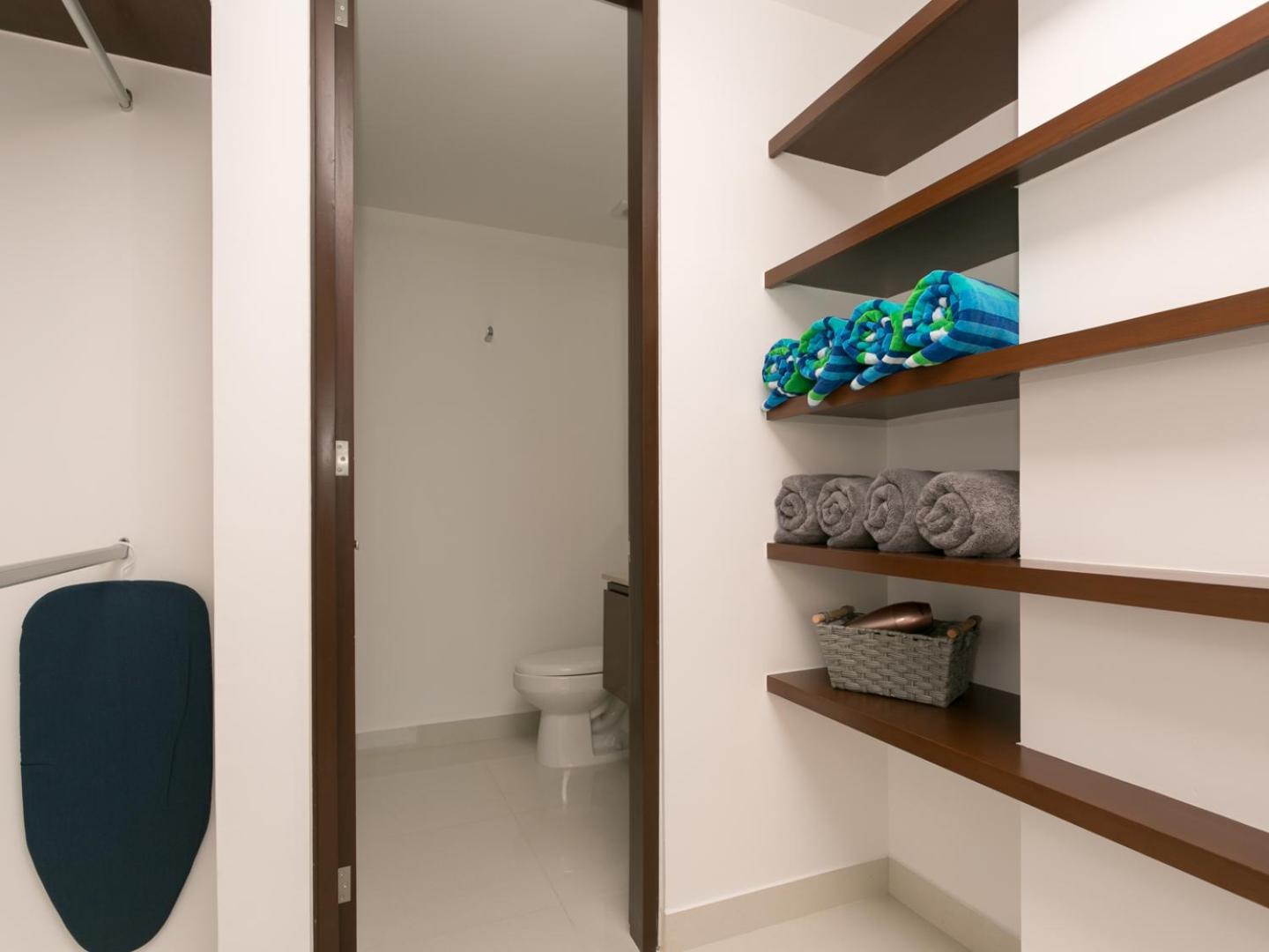 2BR Stunning Apt with Oceanview Rooftop & Pool by Solmar Rentals