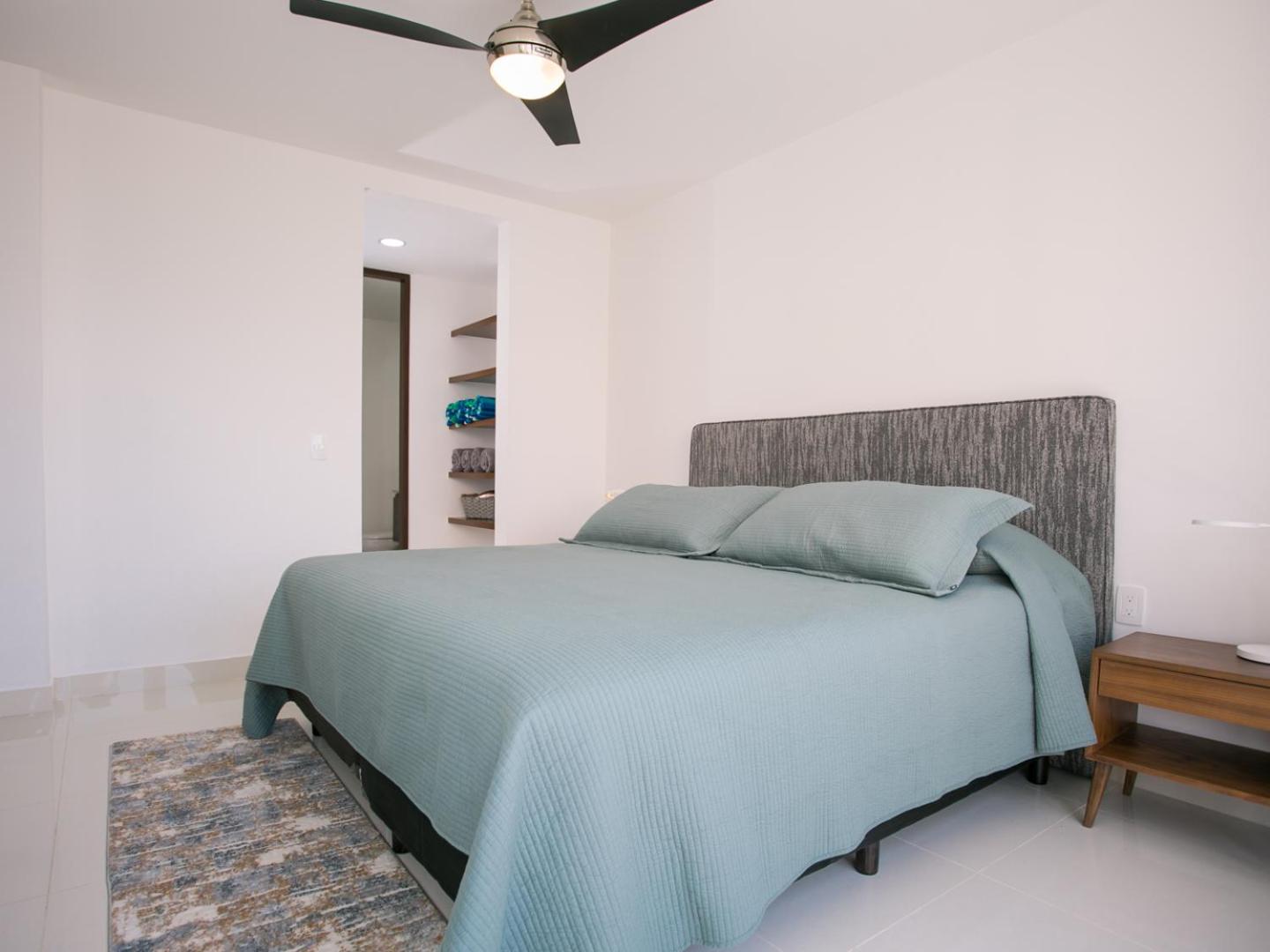 2BR Stunning Apt with Oceanview Rooftop & Pool by Solmar Rentals