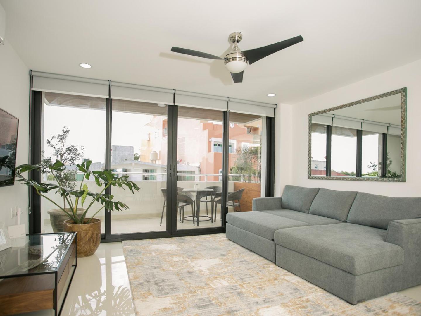 2BR Stunning Apt with Oceanview Rooftop & Pool by Solmar Rentals
