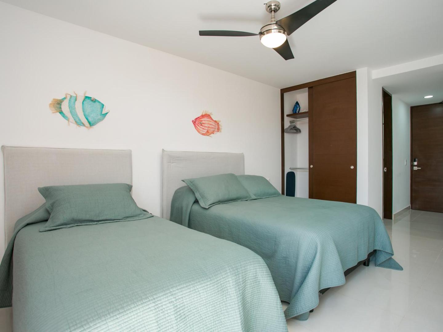 2BR Stunning Apt with Oceanview Rooftop & Pool by Solmar Rentals
