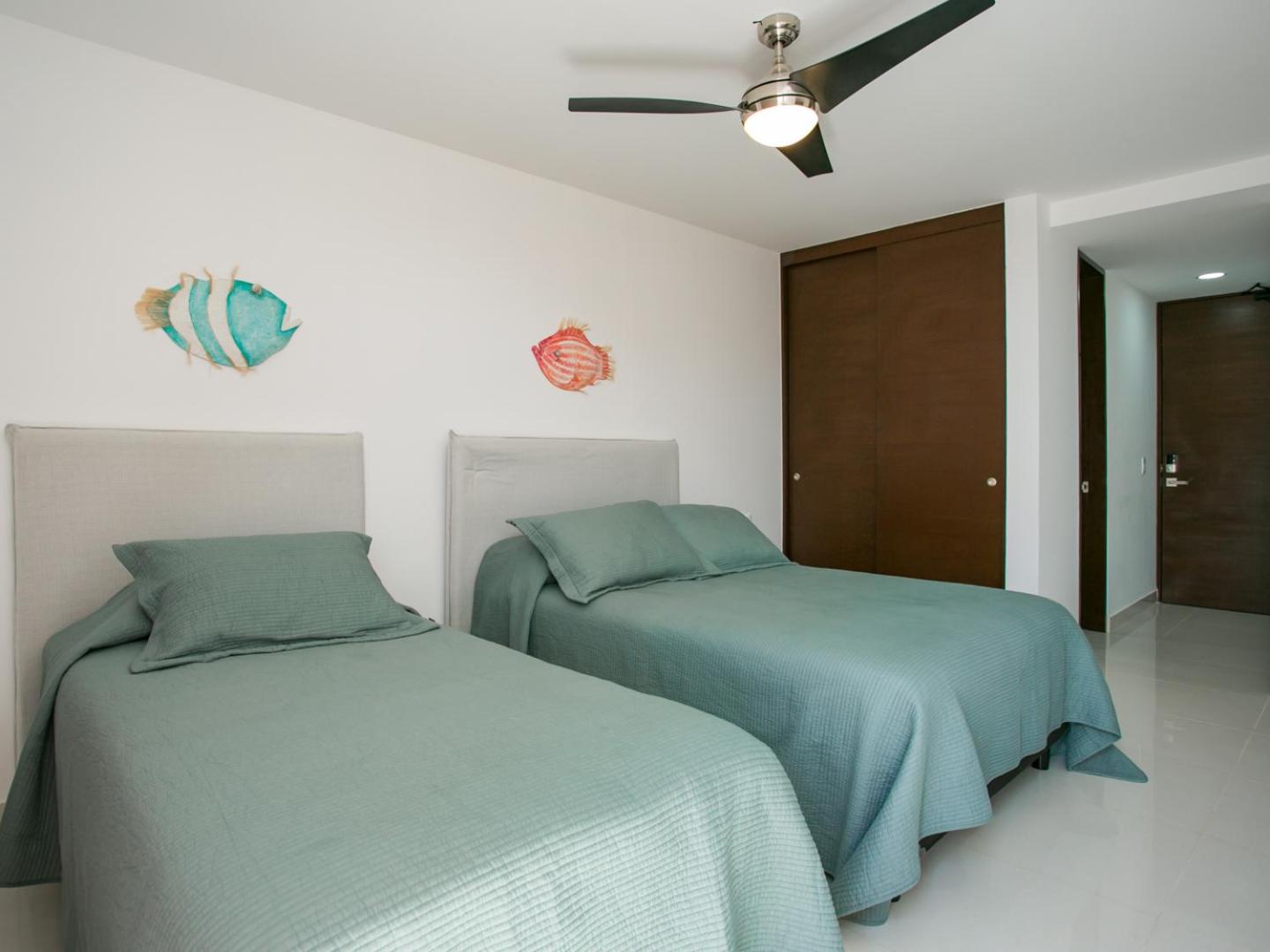 2BR Stunning Apt with Oceanview Rooftop & Pool by Solmar Rentals