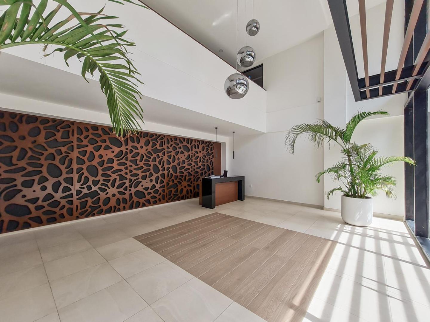 2BR Stunning Apt with Oceanview Rooftop & Pool by Solmar Rentals