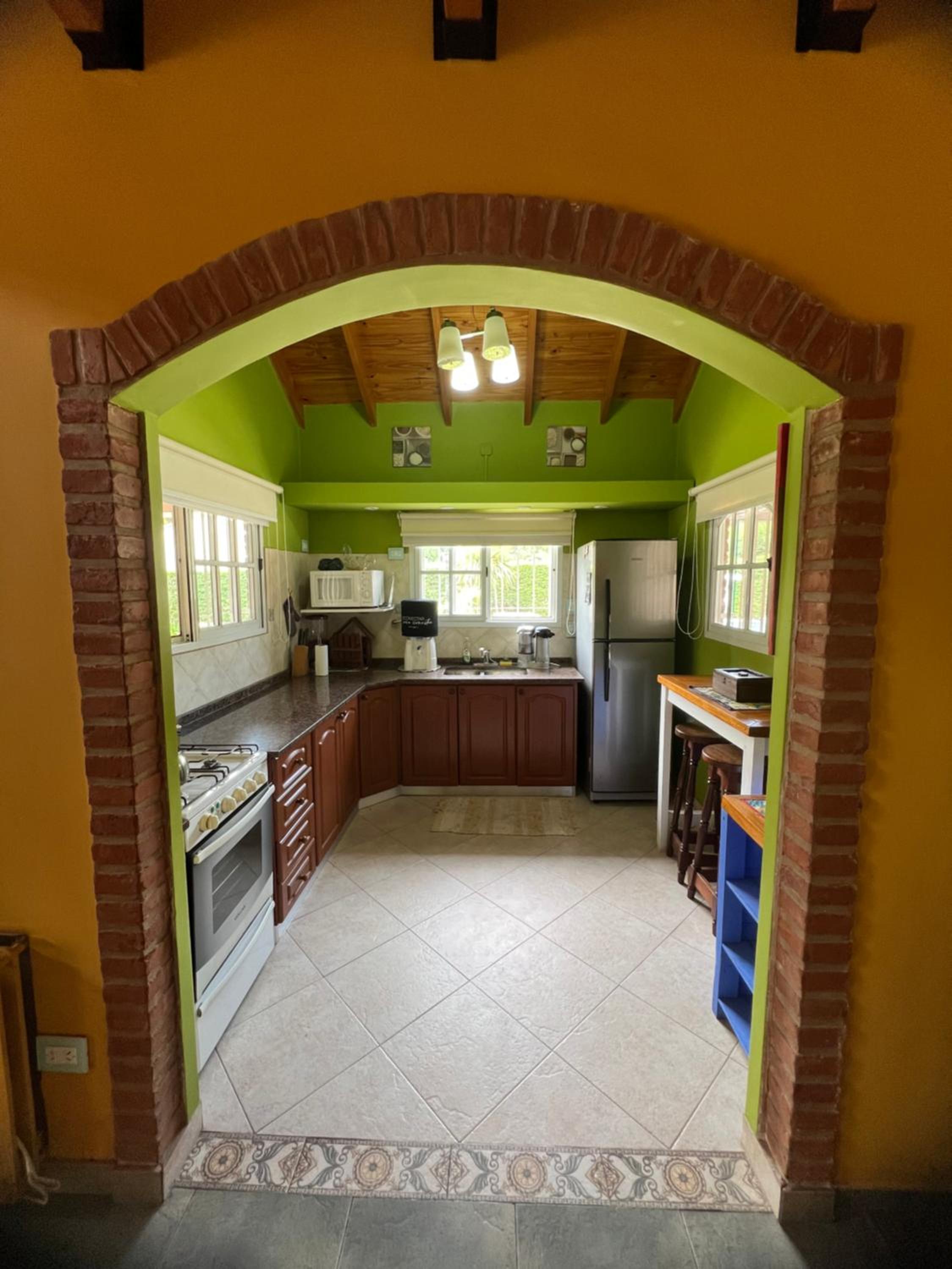 CASA QUINTA EN BARRIO PRIVADO