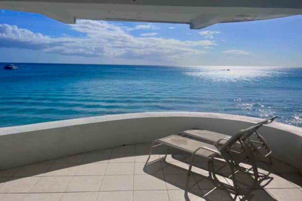 Purple Rain - Direct Seaviews, 2 Bedroom, 2 Bathroom, 3 Terrace Beachfront Bliss
