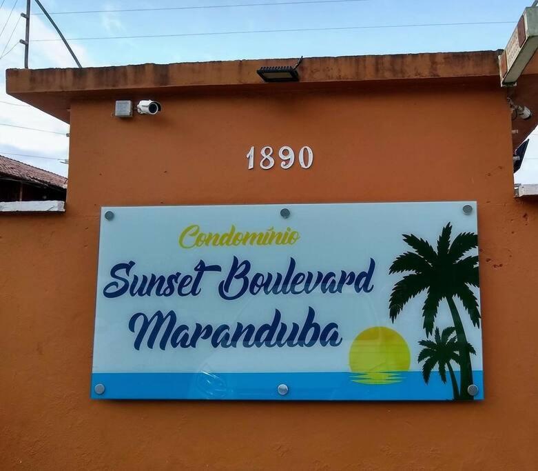 Apto kitnet em condomínio com piscina, em Ubatuba