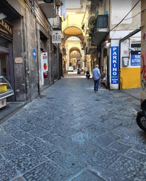 Largo Donnaregina Home