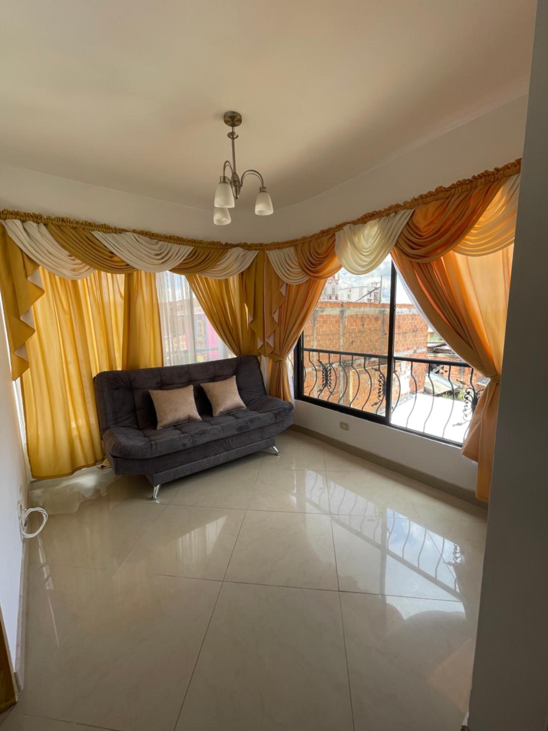 Apartamento 301 Calle Principal