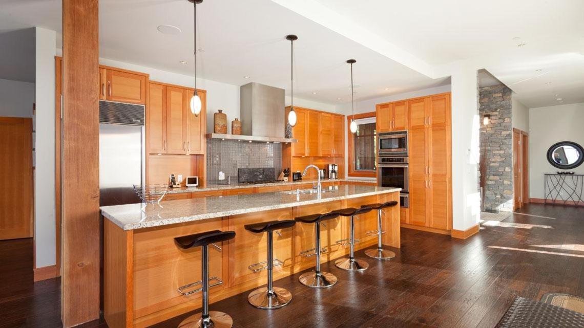 Kadenwood 2939 | Luxury Ski Chalet w/ Hot Tub, Media Room, Steam Room, Stunning Views