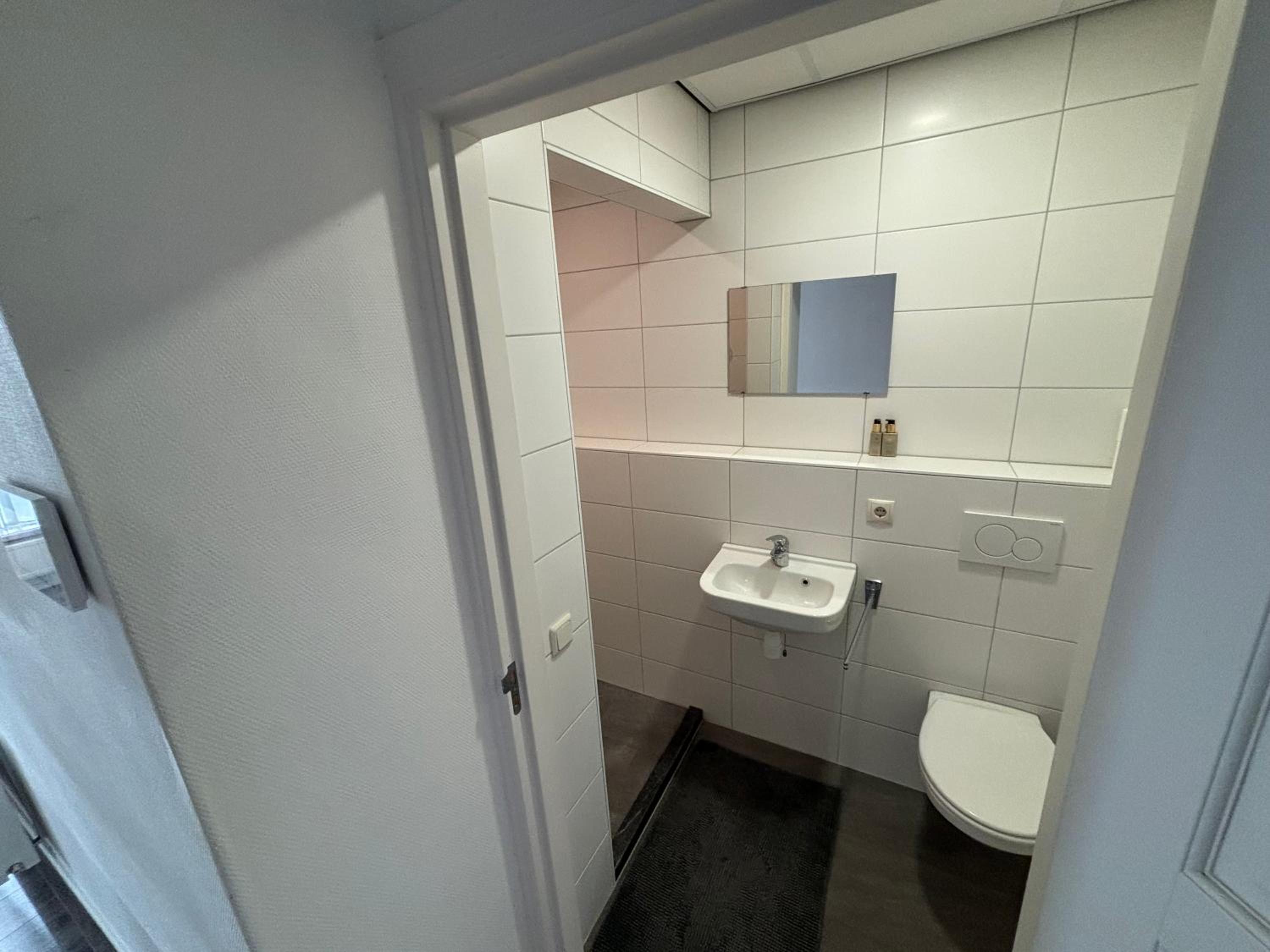 88 11City Appartement with Private free parking view 4