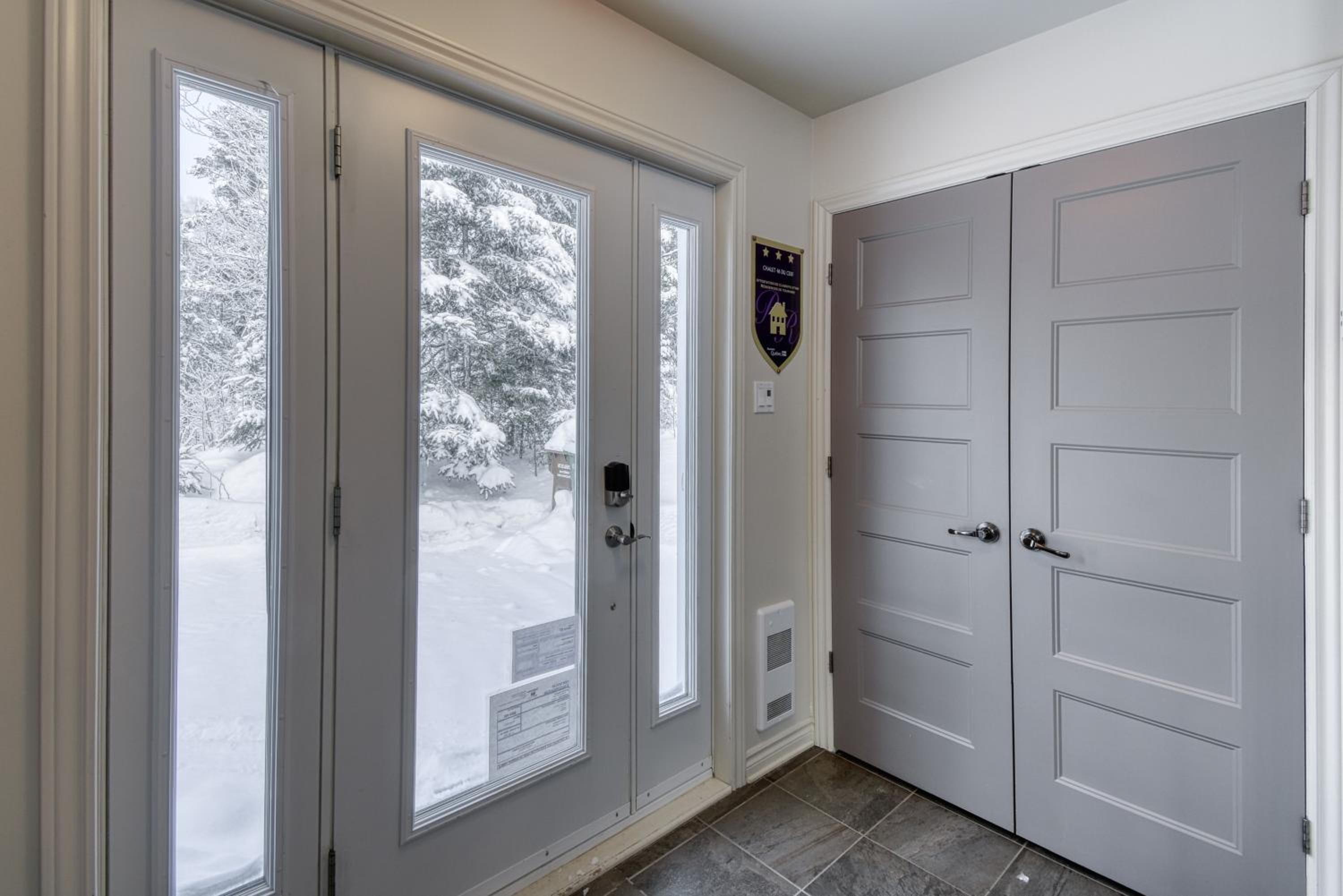 46 Impasse - Lac Superior Getaway 3BR Home w Hot Tub