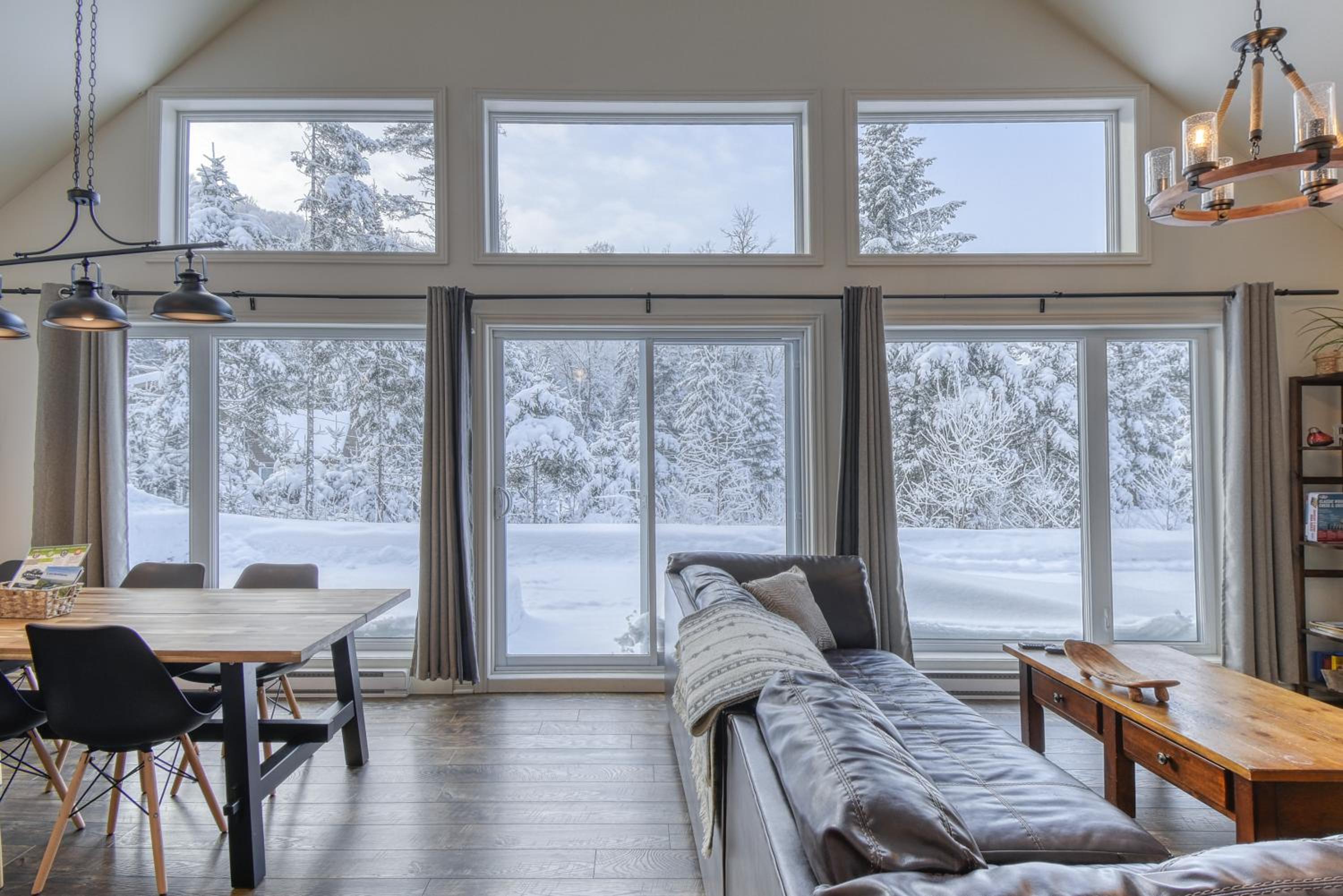46 Impasse - Lac Superior Getaway 3BR Home w Hot Tub