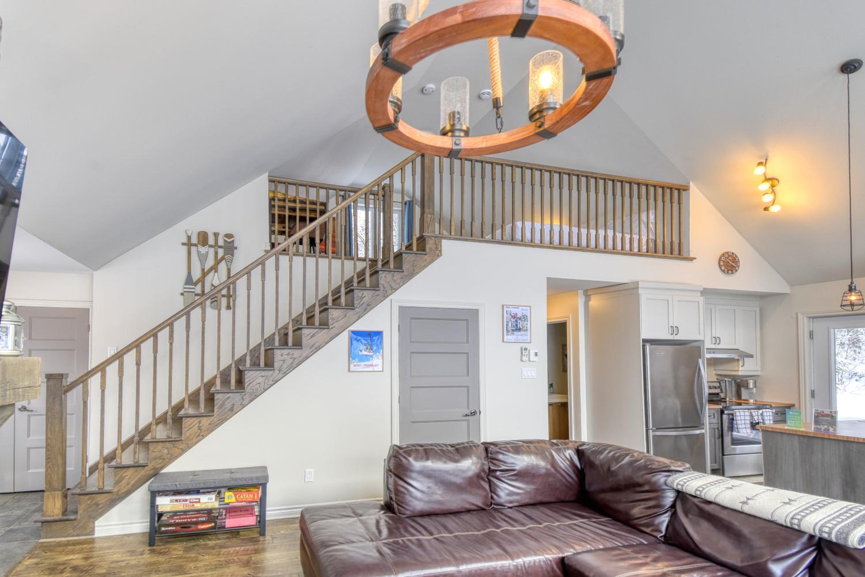46 Impasse - Lac Superior Getaway 3BR Home w Hot Tub