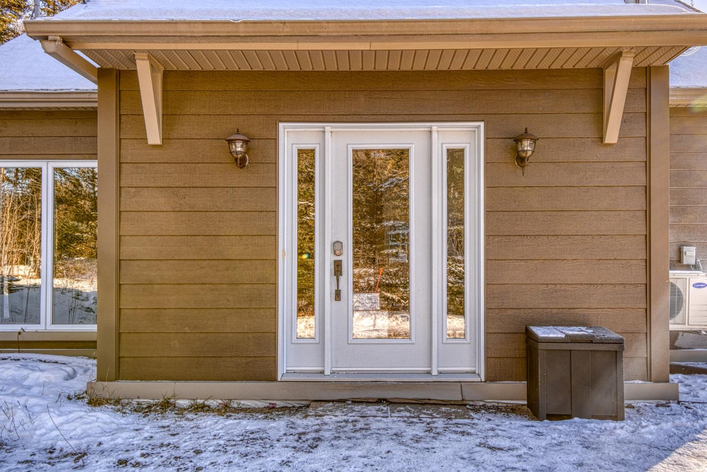46 Impasse - Lac Superior Getaway 3BR Home w Hot Tub