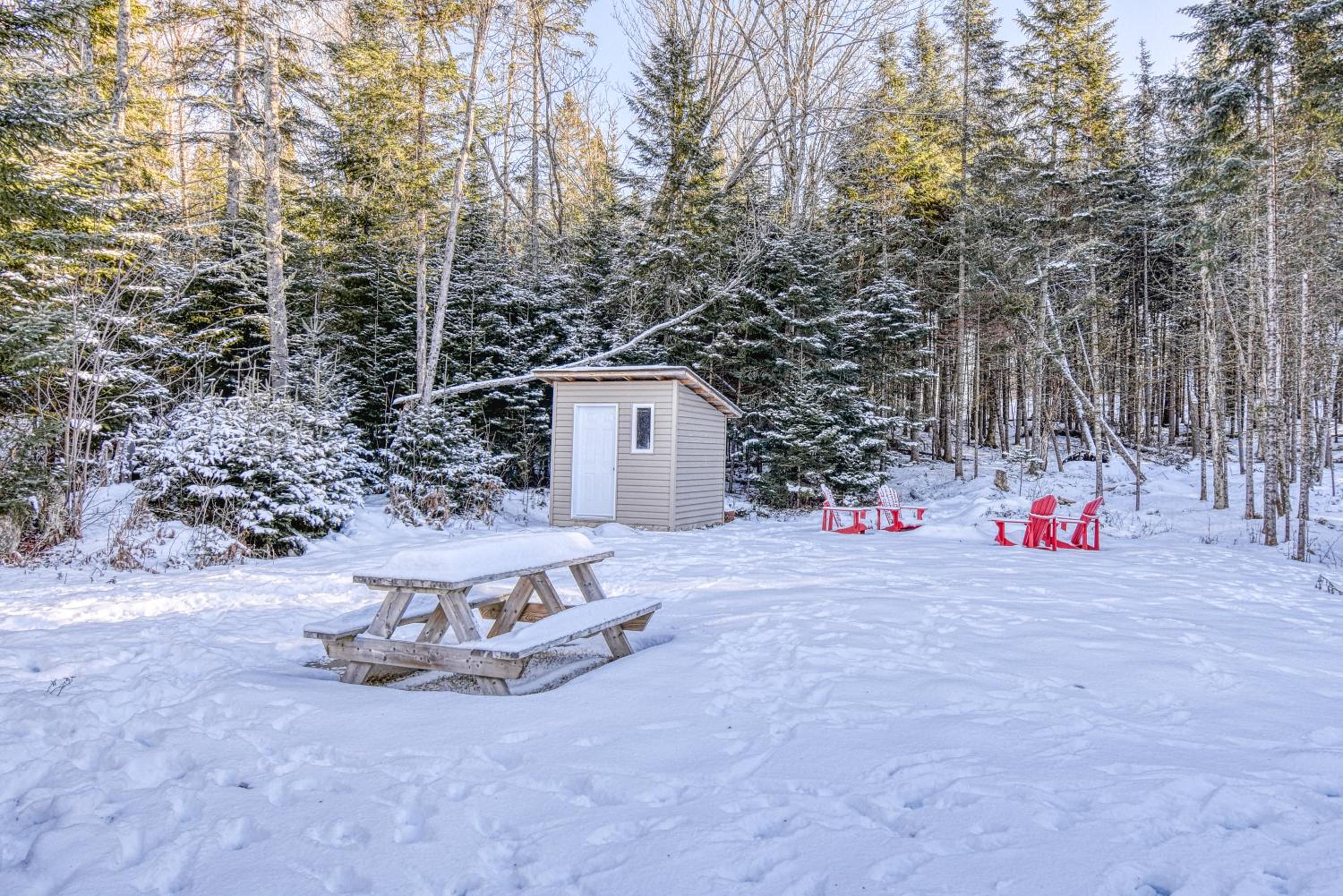 46 Impasse - Lac Superior Getaway 3BR Home w Hot Tub