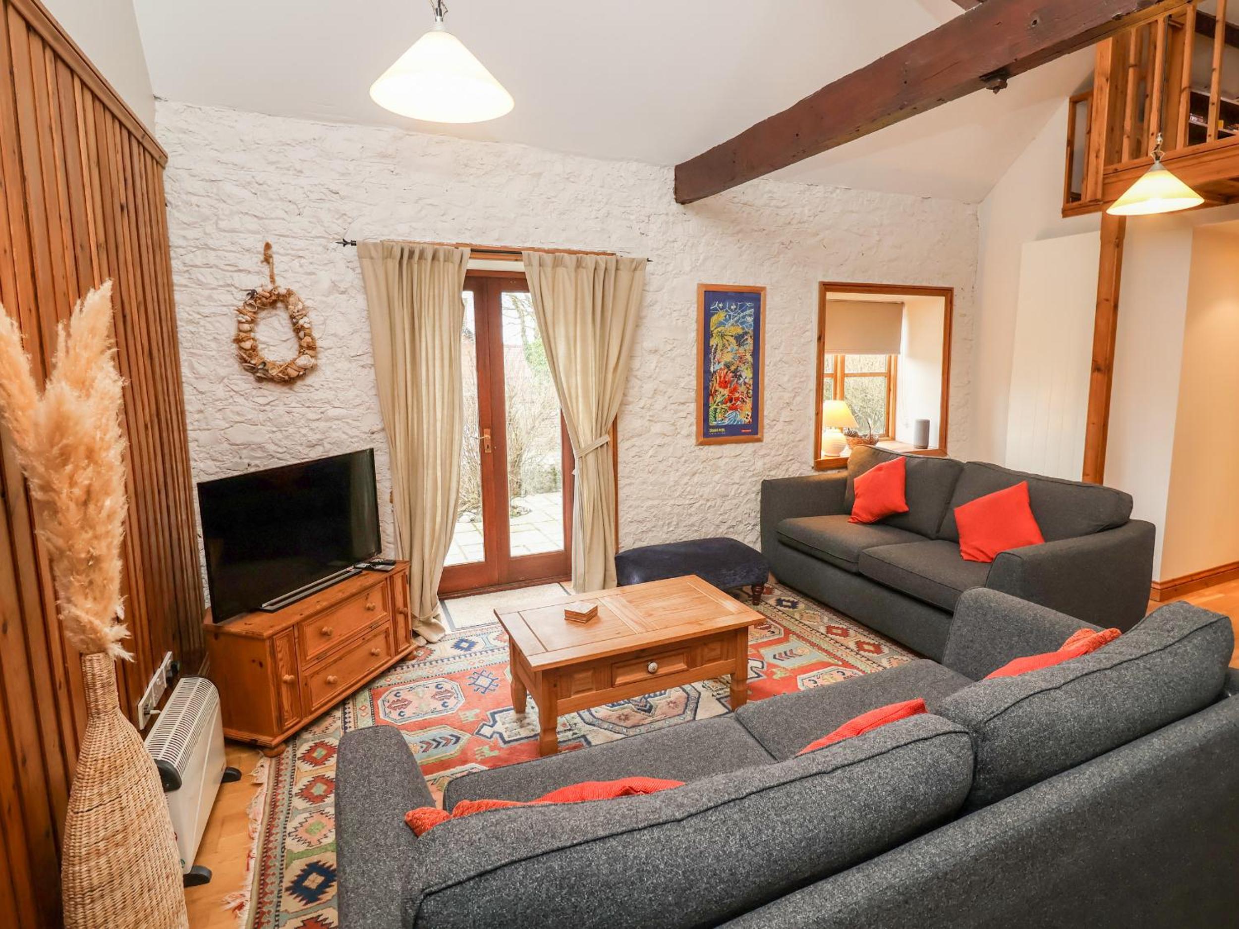3 Home Farm South