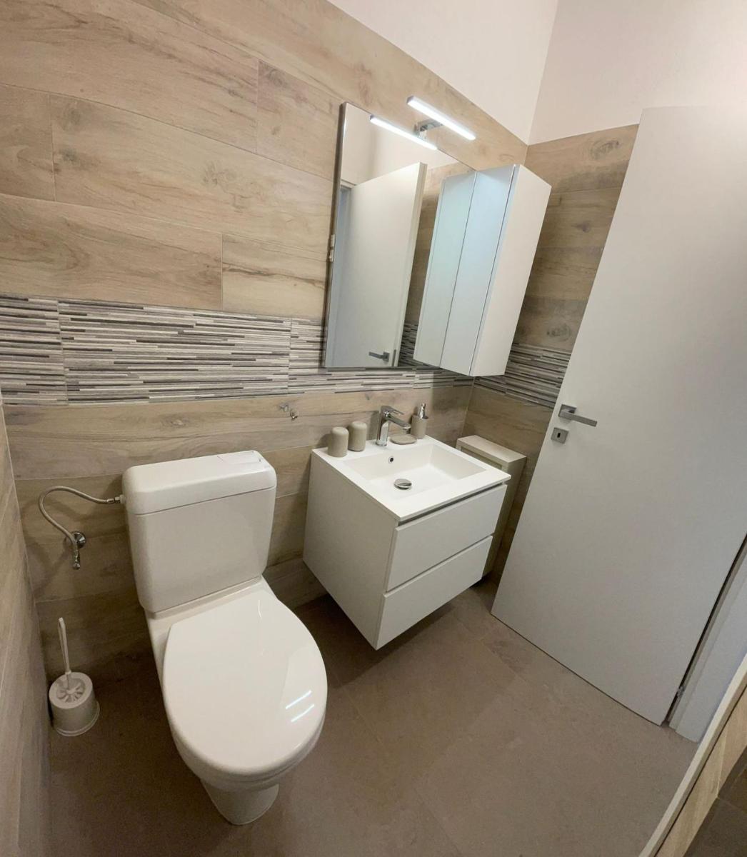 La Veranda Guest Rooms - Free Public Transport & Parking, close to City Center