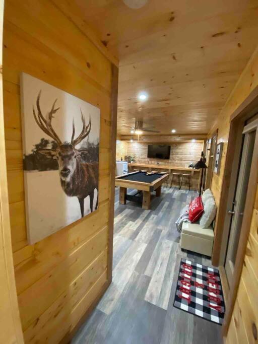 The Grand Tennessean Cabin- Four Bedroom Luxury Cabin in the Mountains