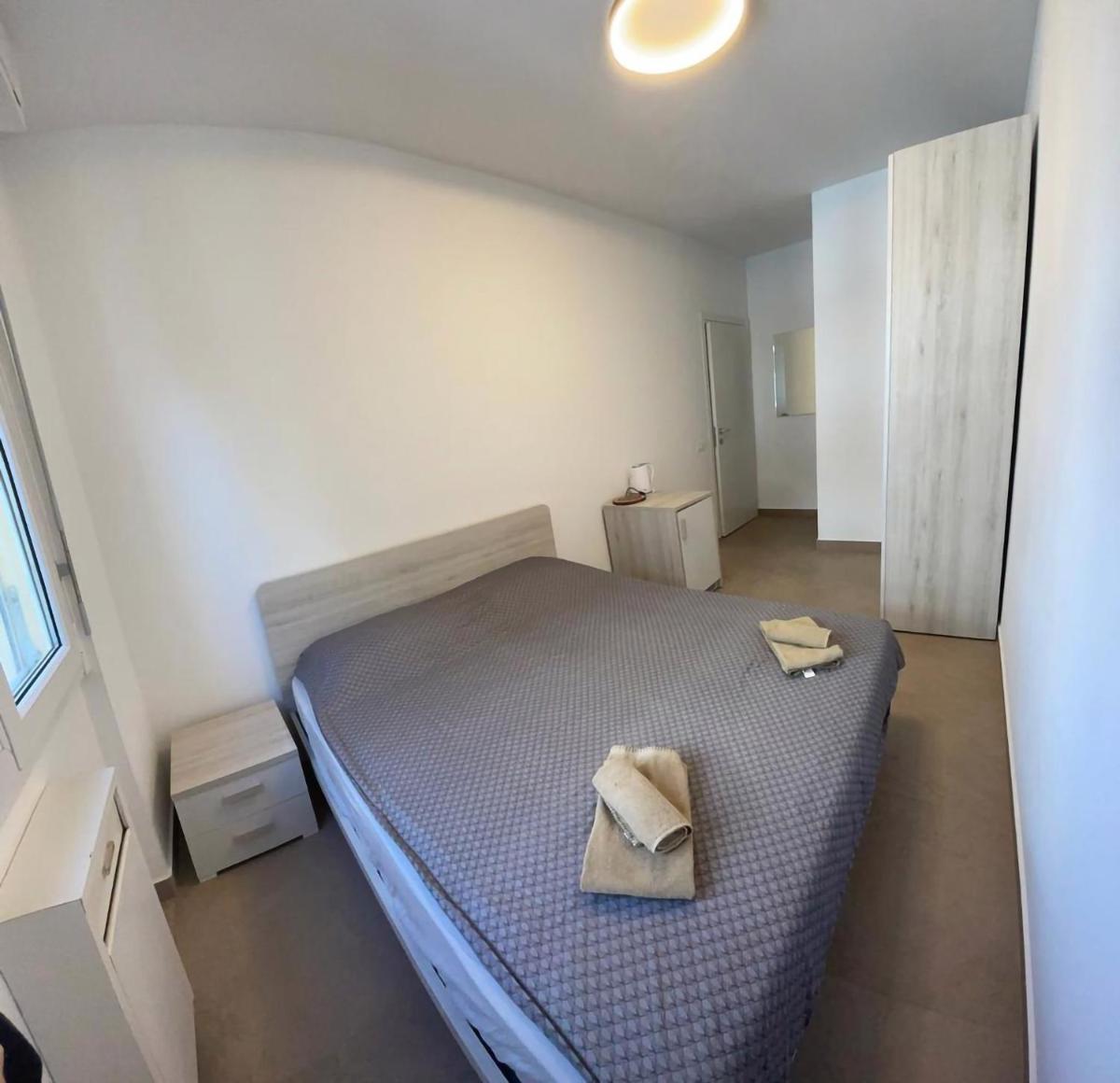 La Veranda Guest Rooms - Free Public Transport & Parking, close to City Center