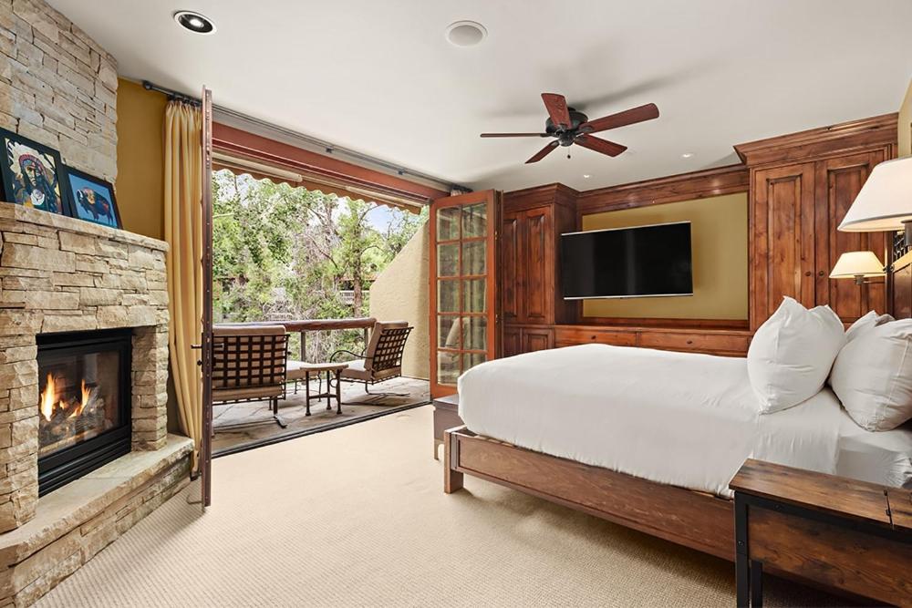 315 Park Avenue, Luxury Townhouse with River Views in Aspen